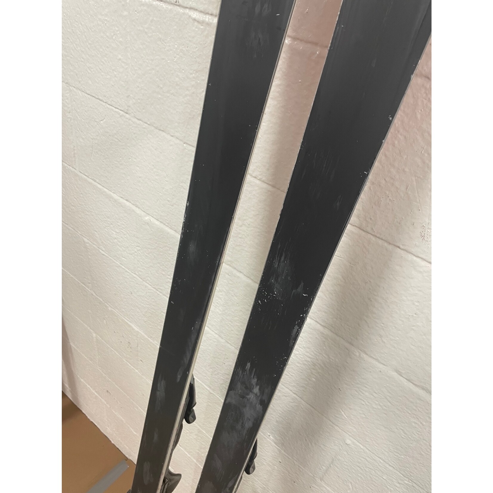 ATOMIC SKIS RACE SG R33M 210CM + ATOMIC RACE10/18 METAL USED ATOMIC SKIS RACE SG R33M 210CM + ATOMIC RACE10/18 METAL USED
