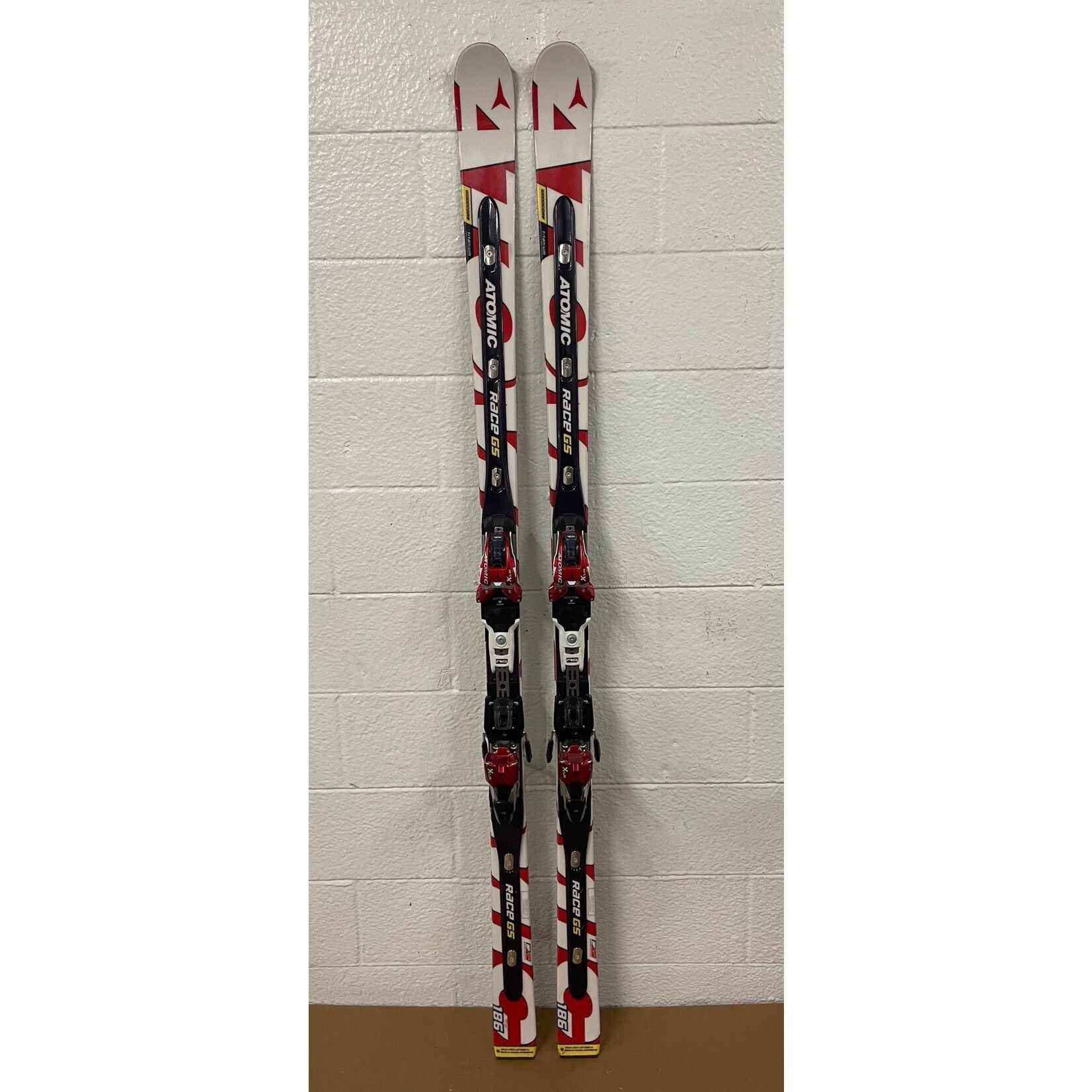 USED ATOMIC SKIS RACE GS DOUBLEDECK D2 TI R27M 186CM AA0009140 + ATOMIC X18 USED