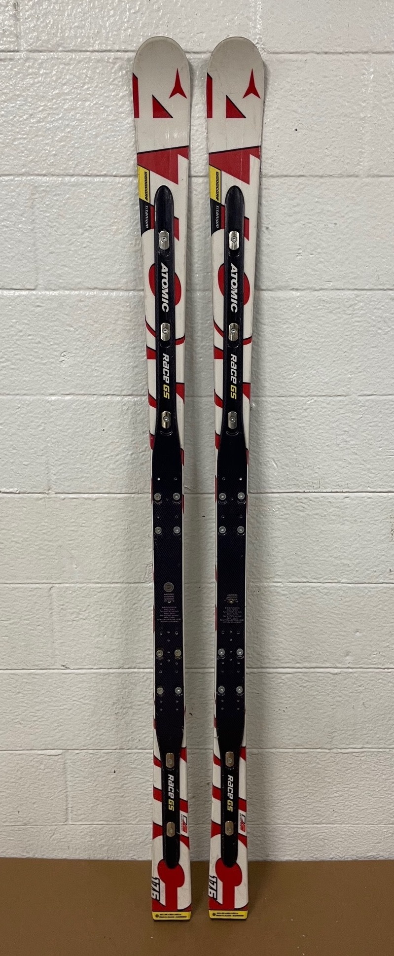 ATOMIC SKIS RACE GS DOUBLEDECK D2 TI JR R21M 176CM AA0009340 ATOMIC SKIS RACE GS DOUBLEDECK D2 TI JR R21M 176CM AA0009340