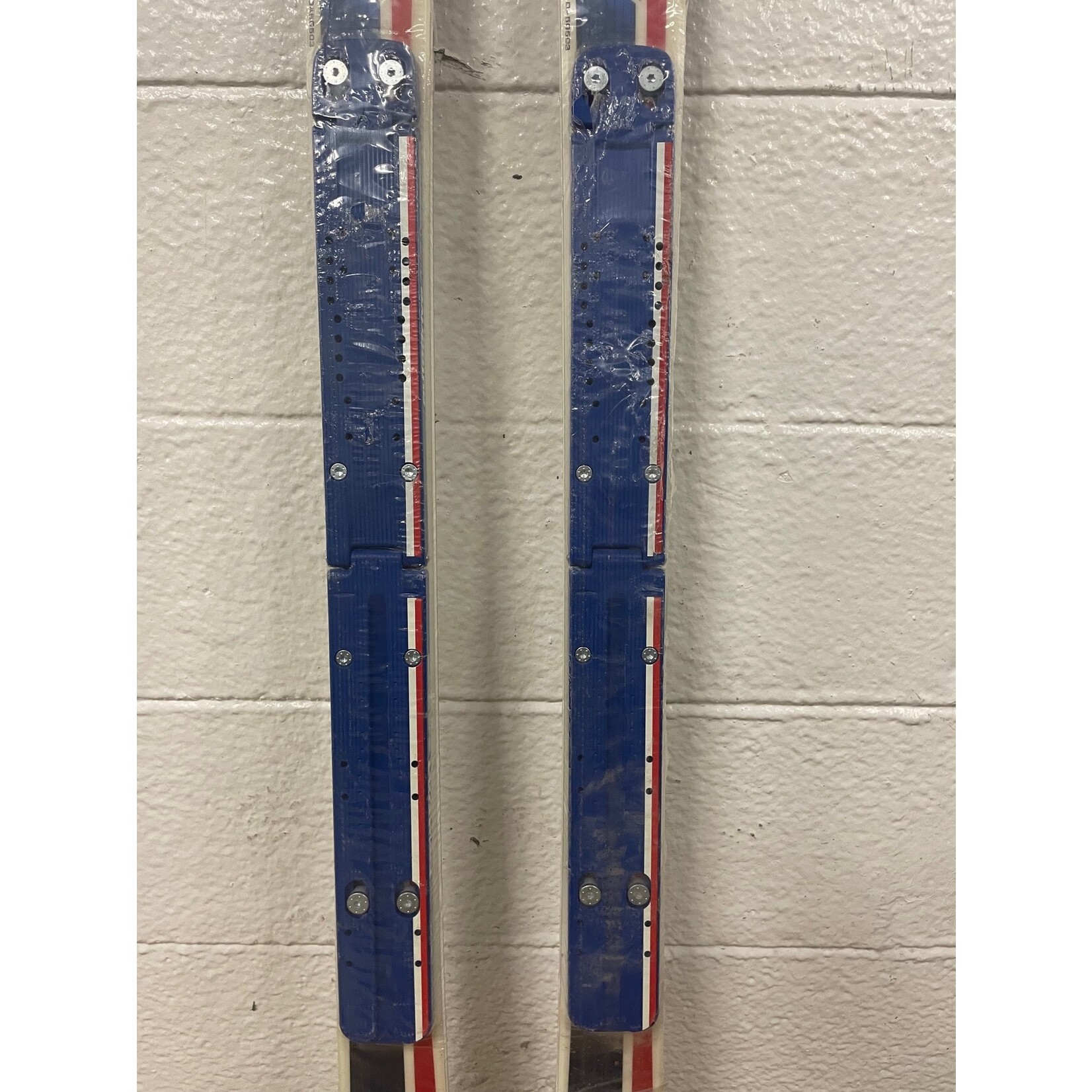 NEW DYNASTAR SKIS TEAM COMP COURSE 64 R15M 147CM DA5G503 NEW