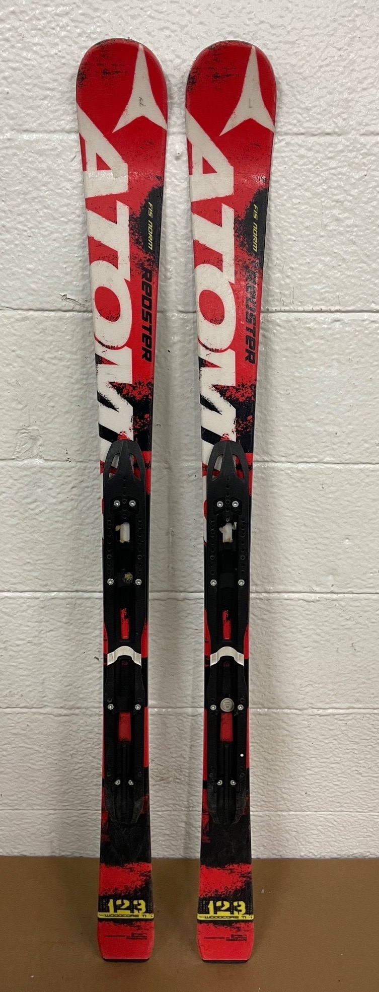 ATOMIC SKIS REDSTER JR R9.7M 123CM AA0024470 USED - Foothills Ski Life