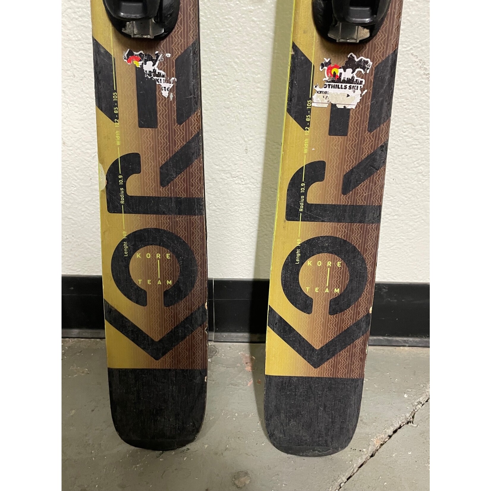 HEAD/TYROLIA USED HEAD 2023 SKIS KORE TEAM 149CM + HEAD SX TEAM 9.0 USED