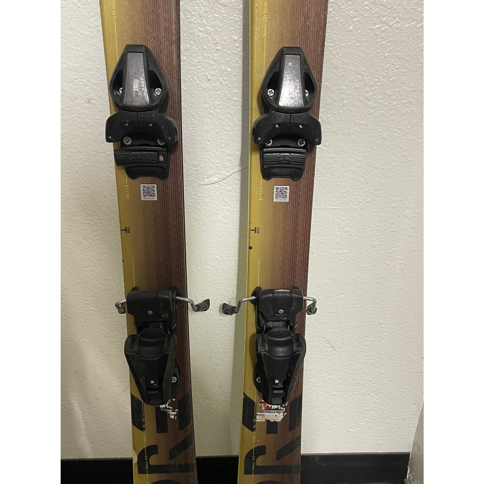 HEAD/TYROLIA USED HEAD 2023 SKIS KORE TEAM 149CM + HEAD SX TEAM 9.0 USED