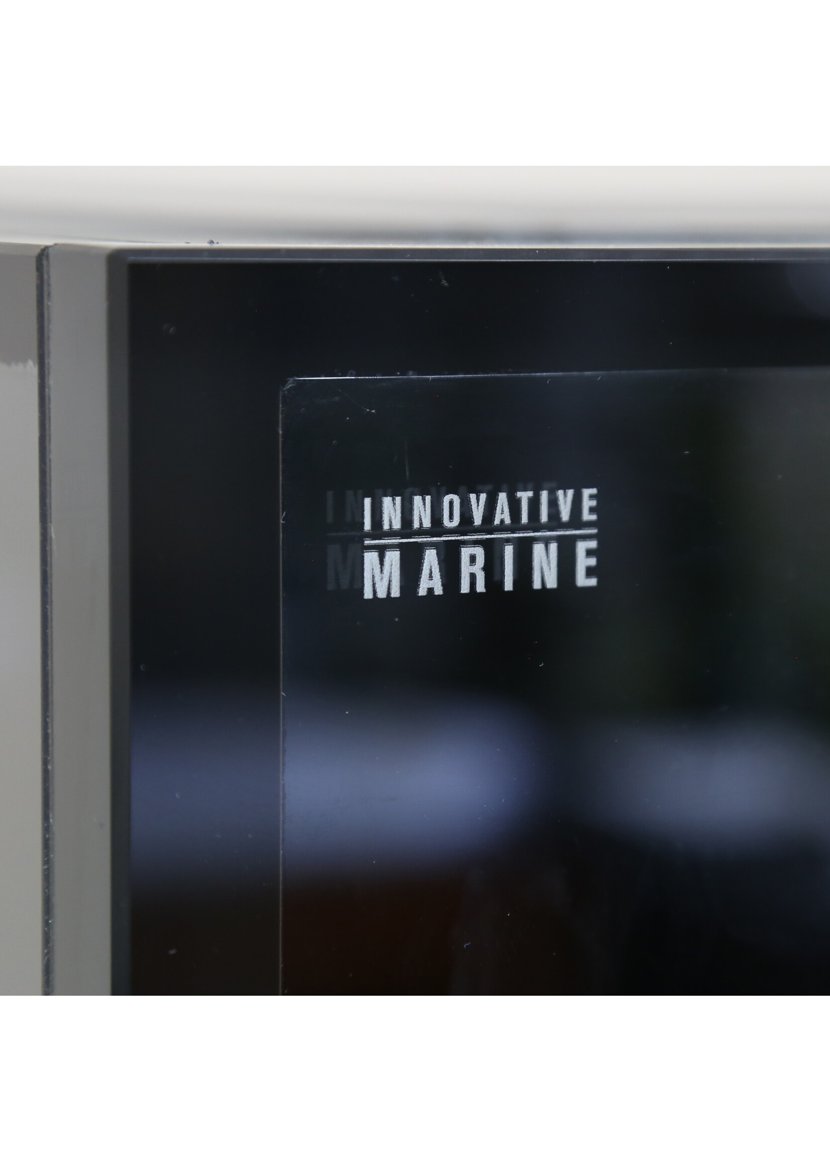 Innovative Marine INT 240 AQUARIUM W APS STAND WHITE (MADE TO ORDER)