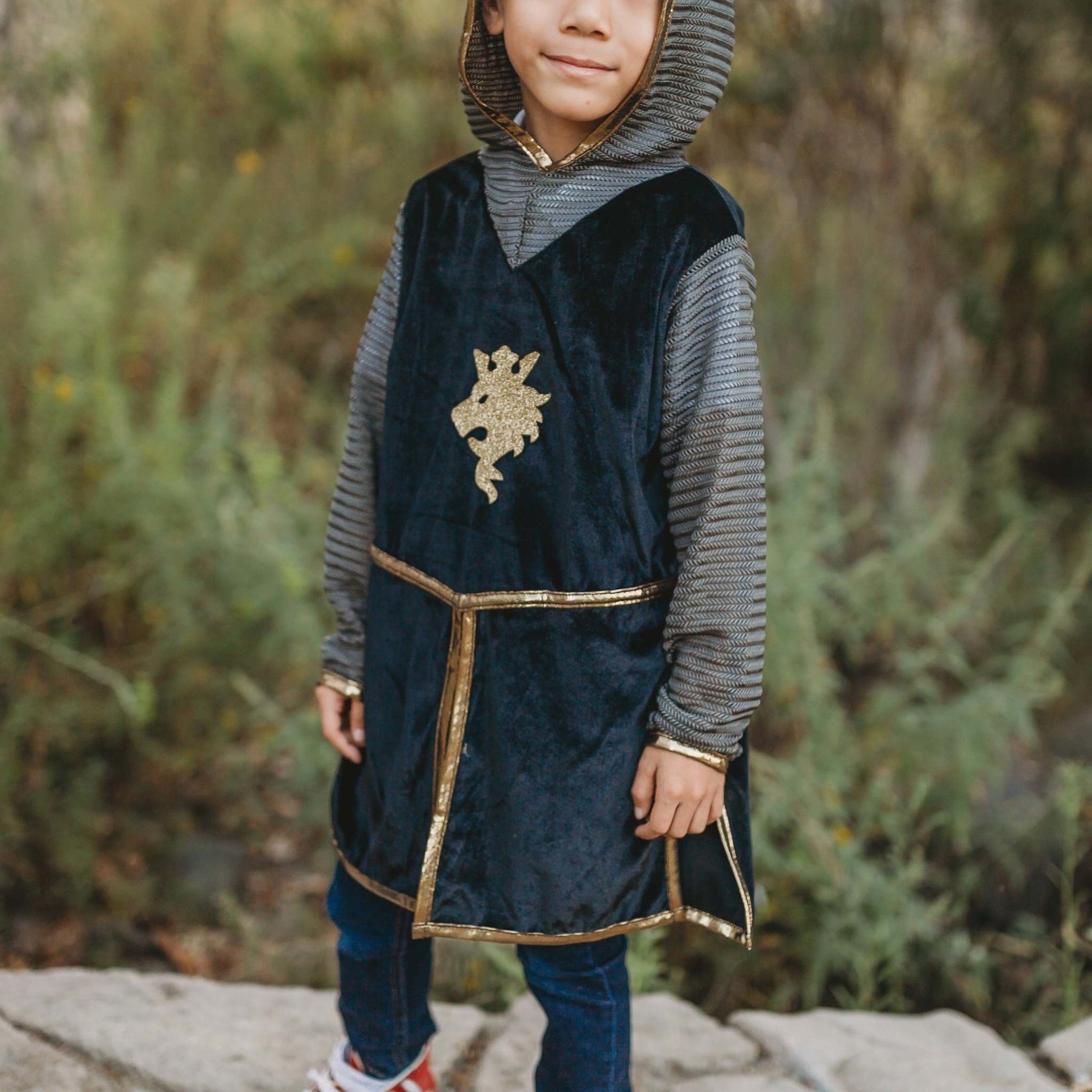 Great Pretenders GREAT PRETENDERS - Gold night set with tunic, cape and crown (5-6 years)