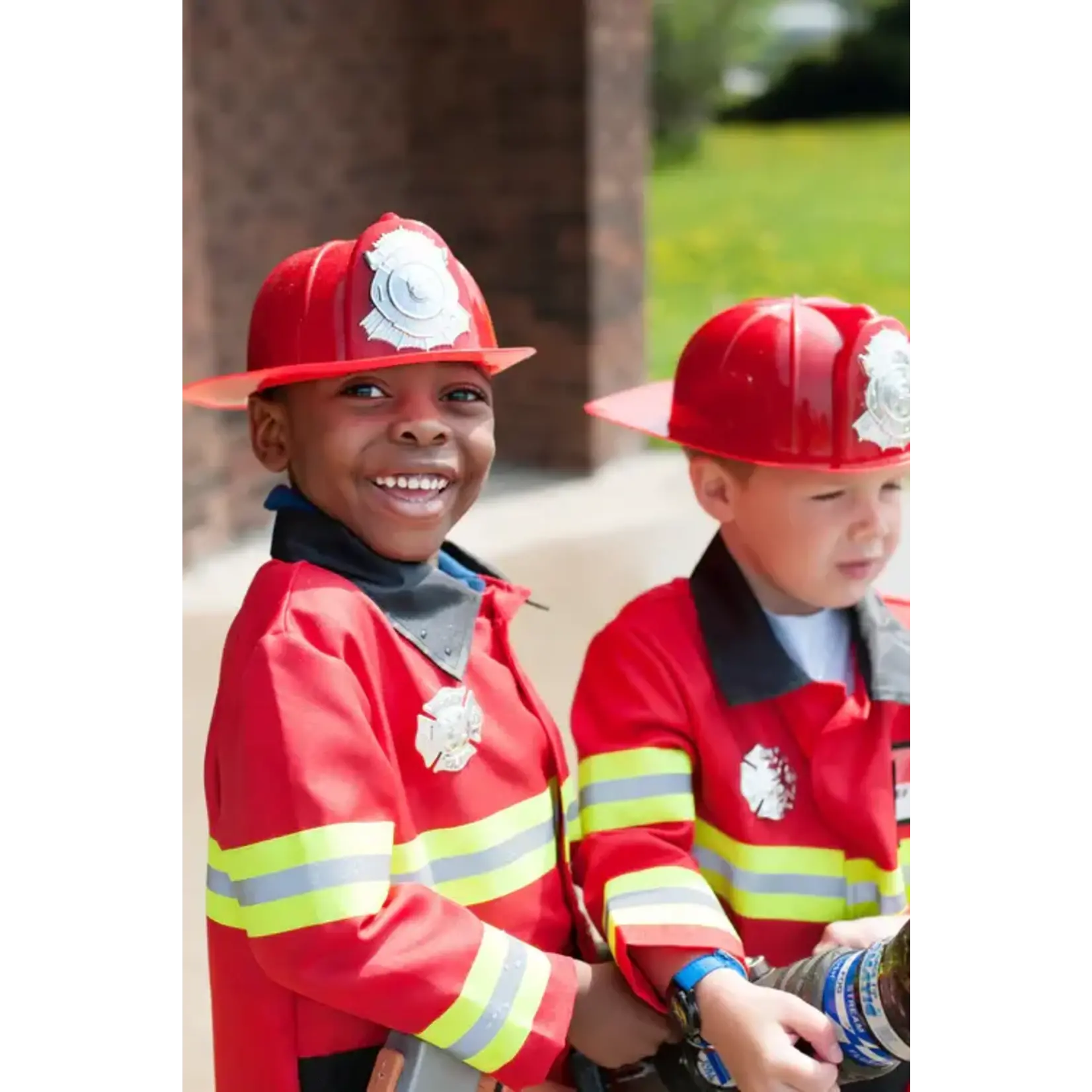 Great Pretenders GREAT PRETENDERS - Firefighter dress-up costume with 5 accessories