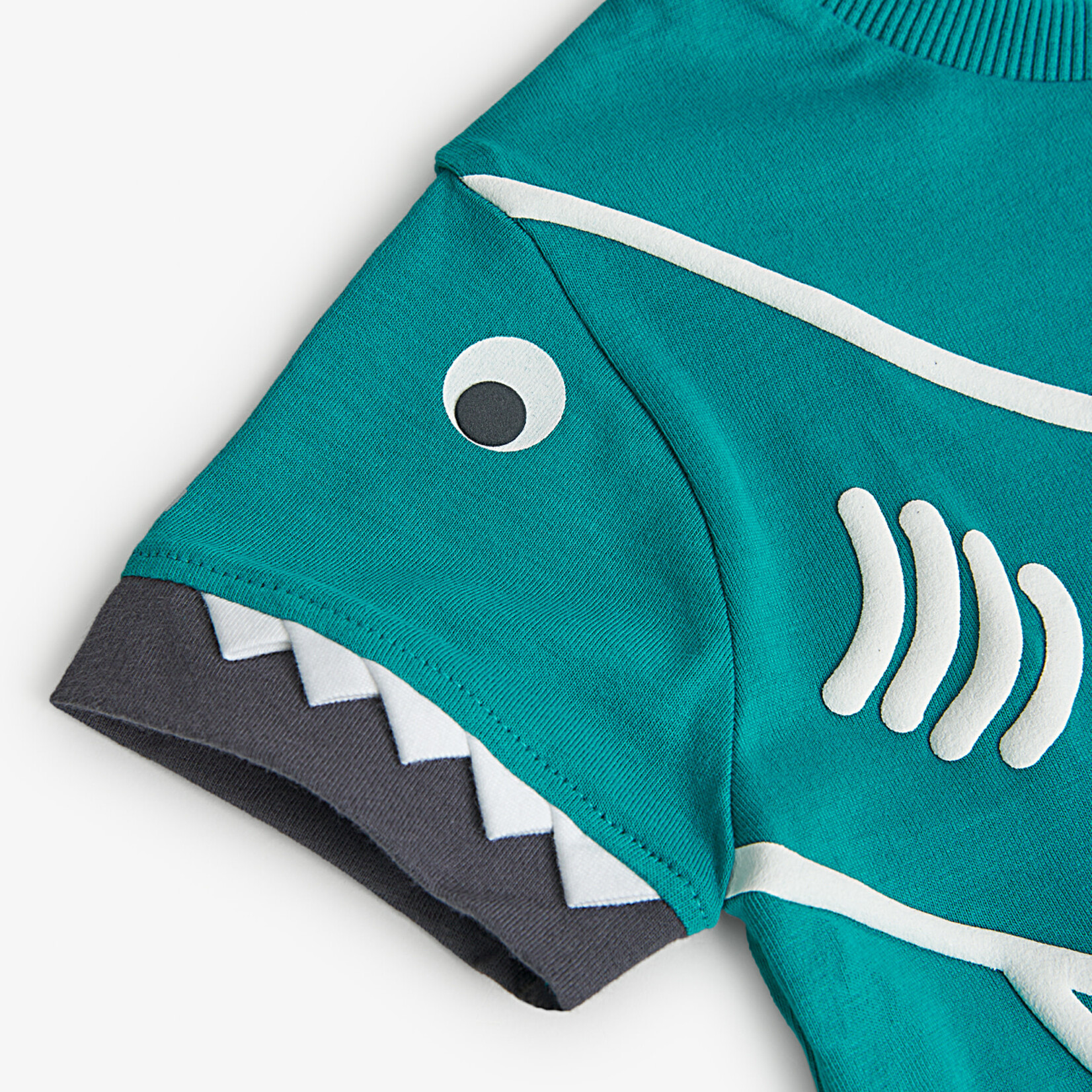 Boboli BOBOLI - Shortsleeve turquoise t-shirt with white shark appliqué