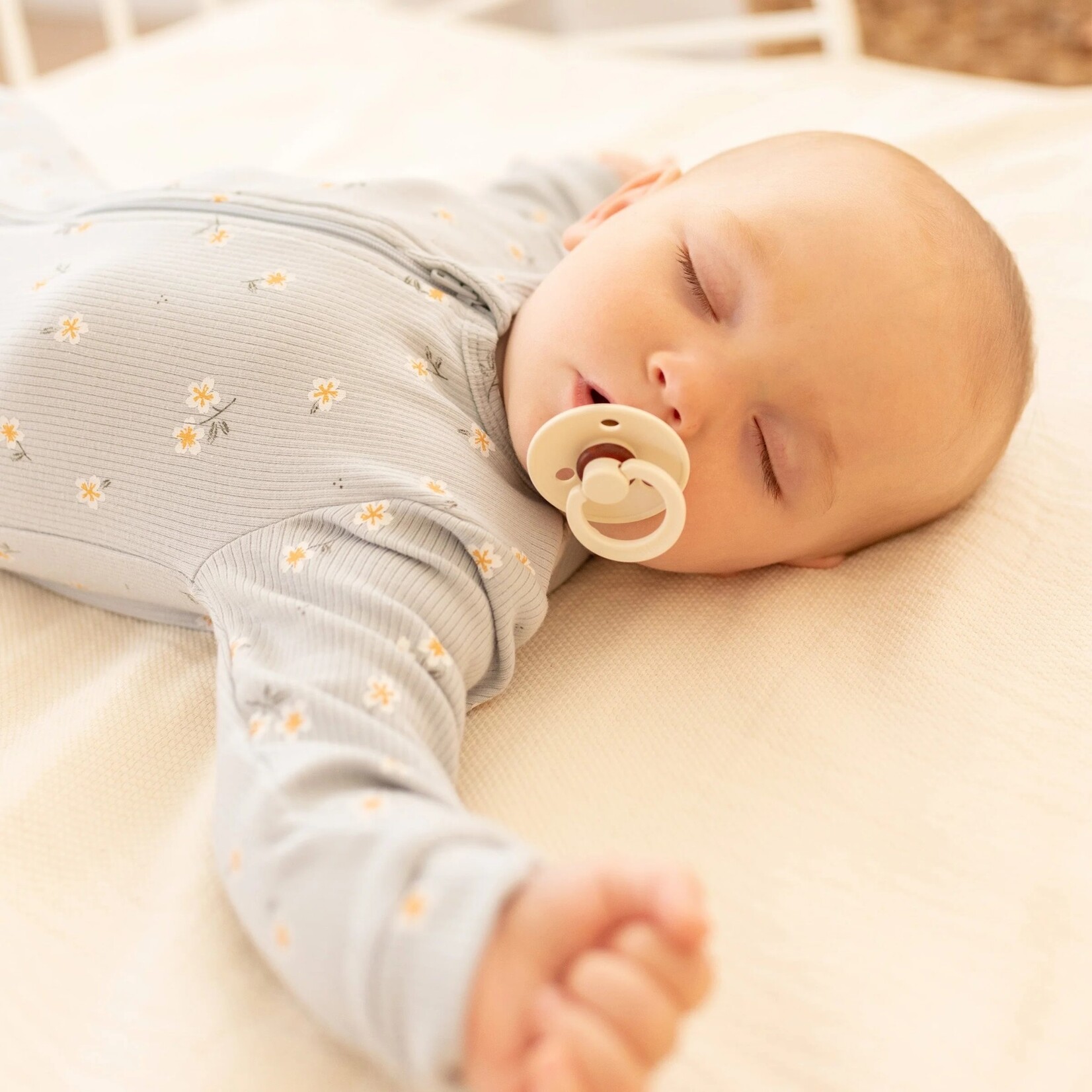 Petit Lem PETIT LEM - Pyjama de bébé bleu pâle côtelé imprimé de marguerites