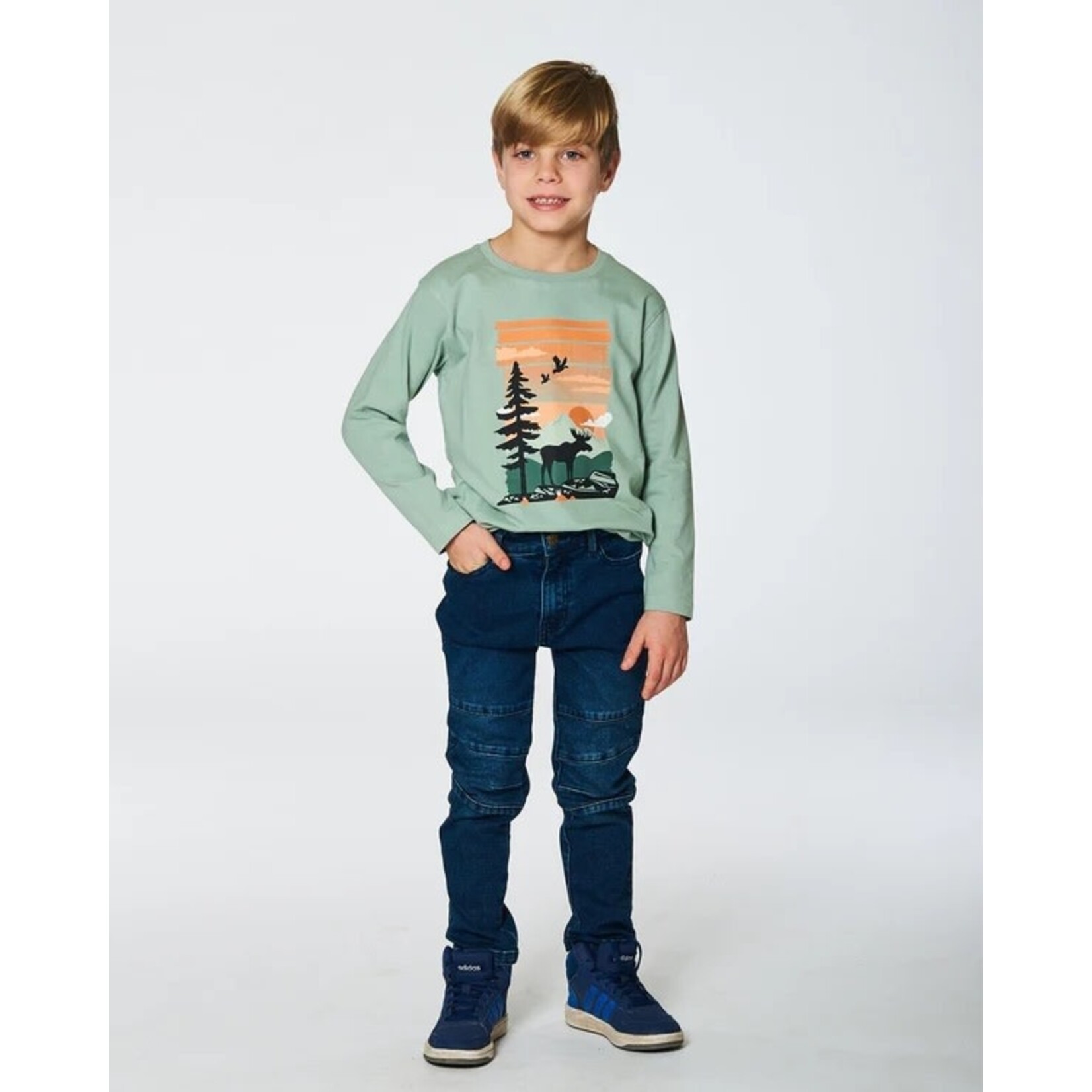 Deux par Deux DEUX PAR DEUX- Longsleeve sage t-shirt with mountain and moose print 'B.O.Y.S'