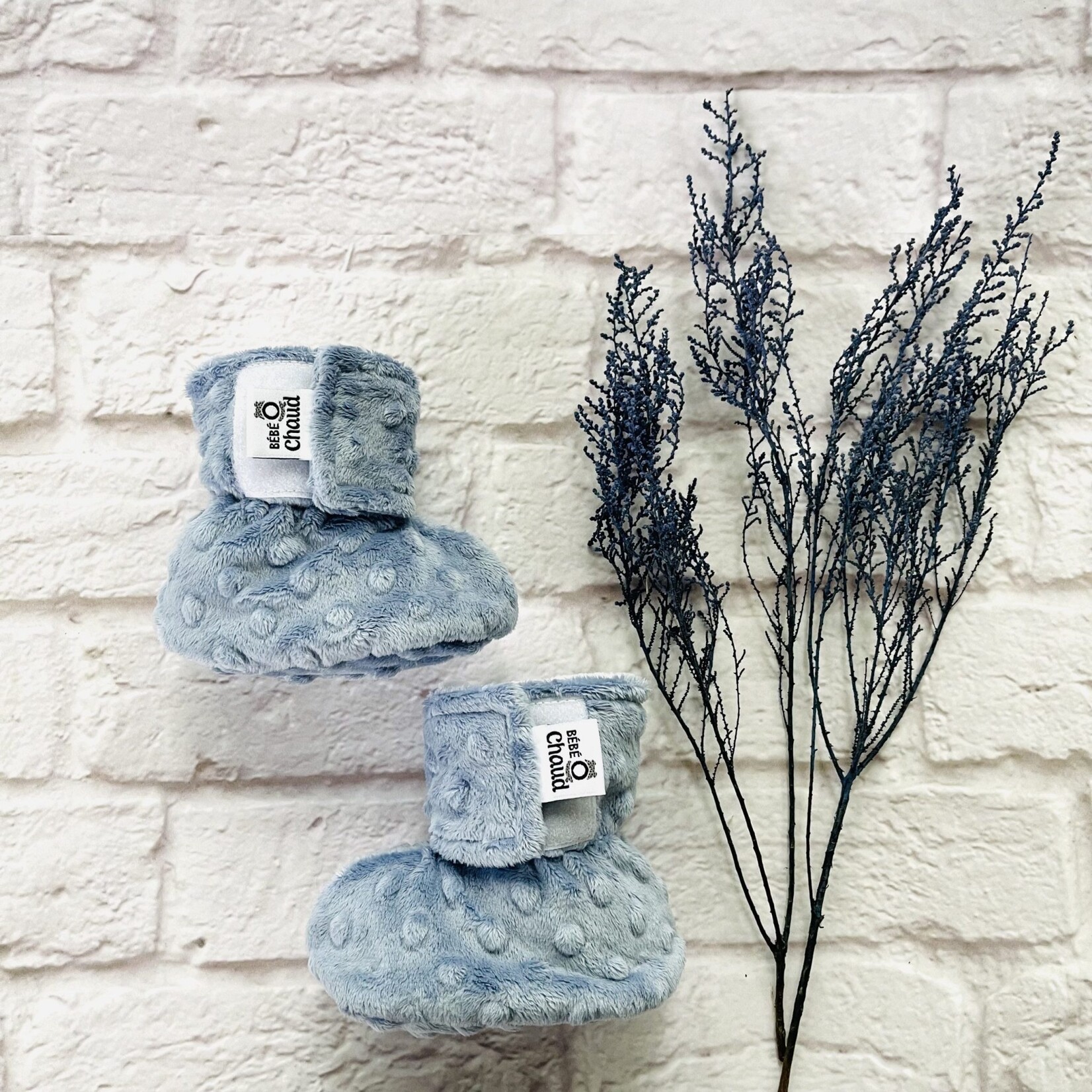 Bébé Ô Chaud BÉBÉ-O-CHAUD - Pantoufles de minky à velcro - Denim