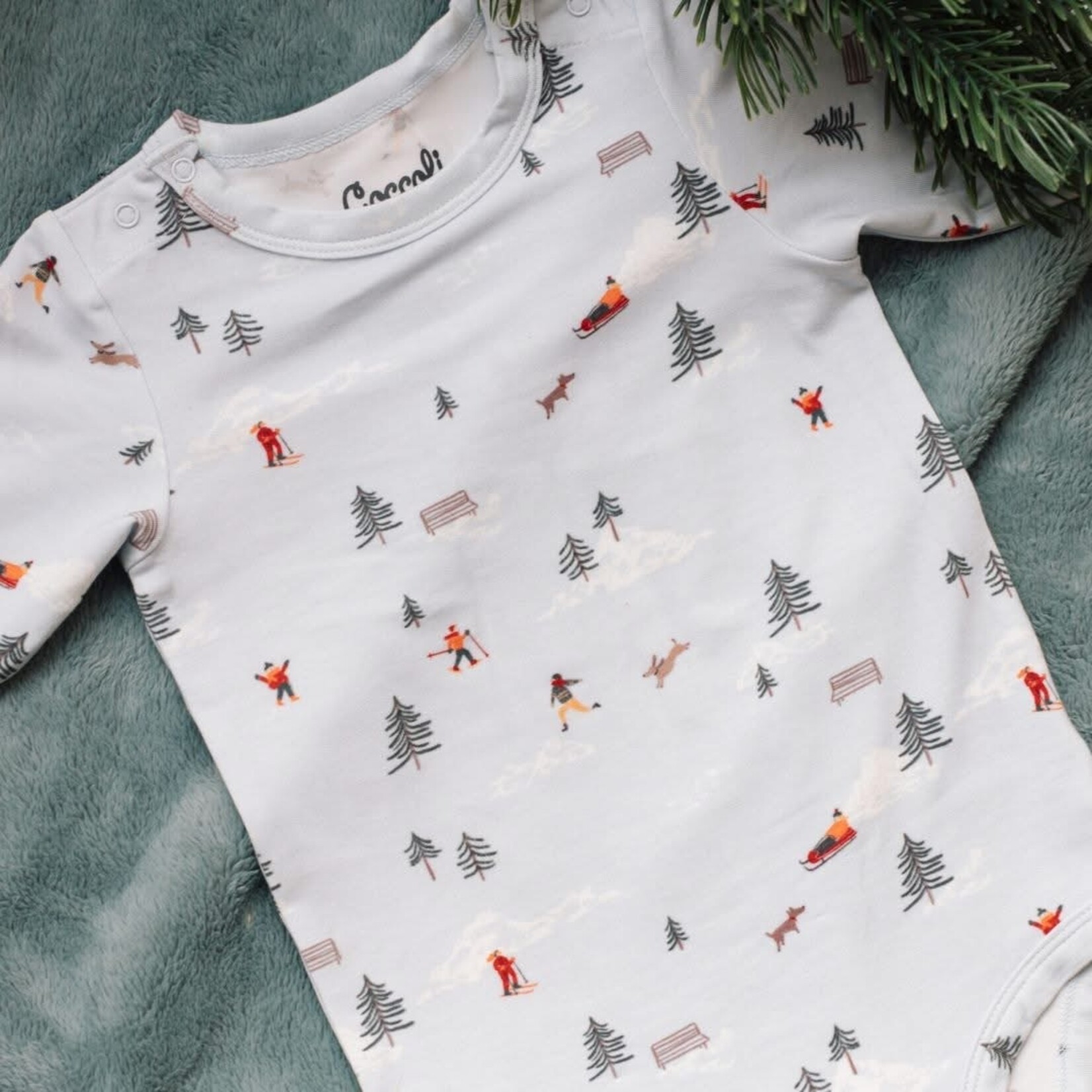 Coccoli COCCOLI - Light blue longsleeve onesie with winter scene