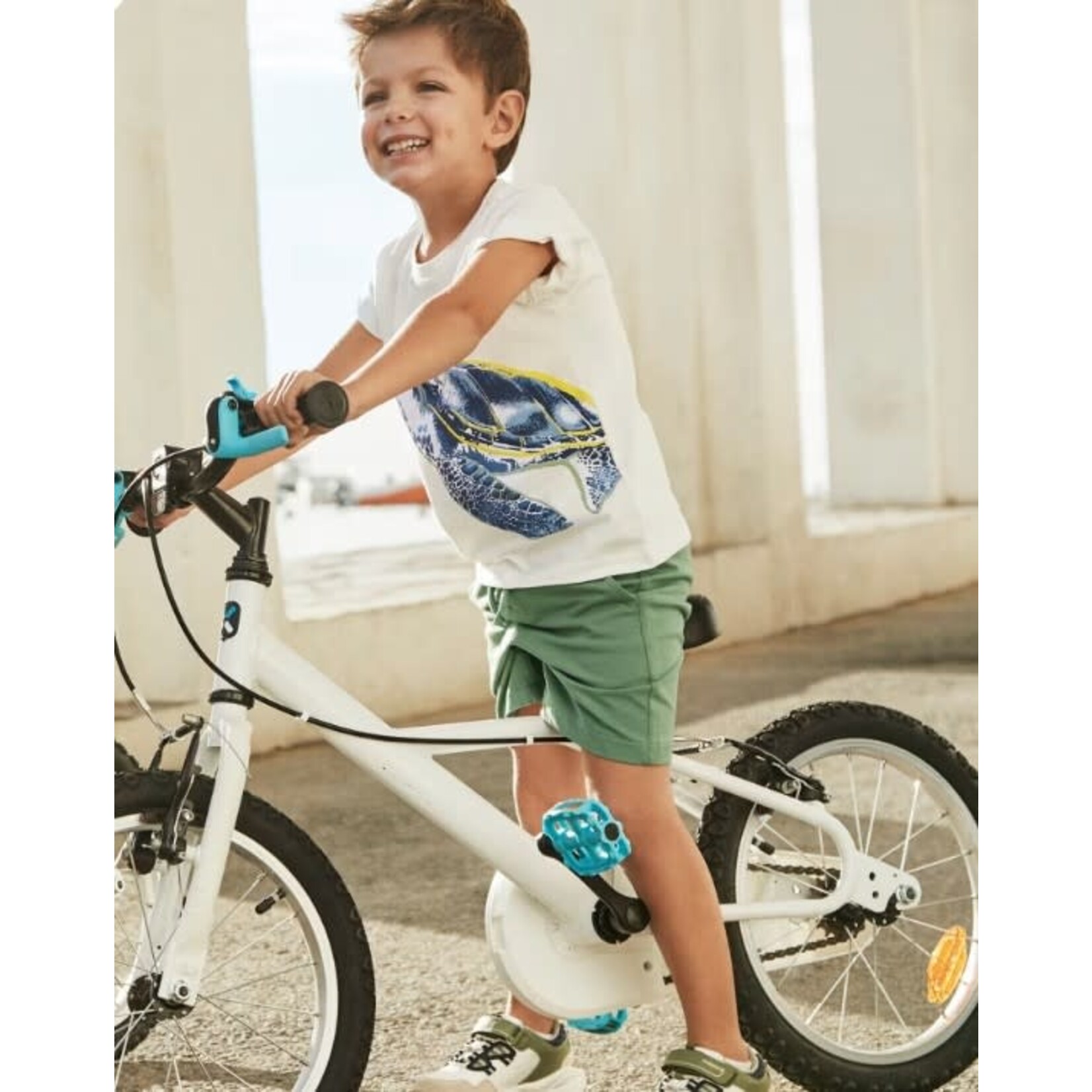 Mayoral MAYORAL - Ensemble deux pièce - Chandail blanc imprimé tortue et short en jersey vert sauge
