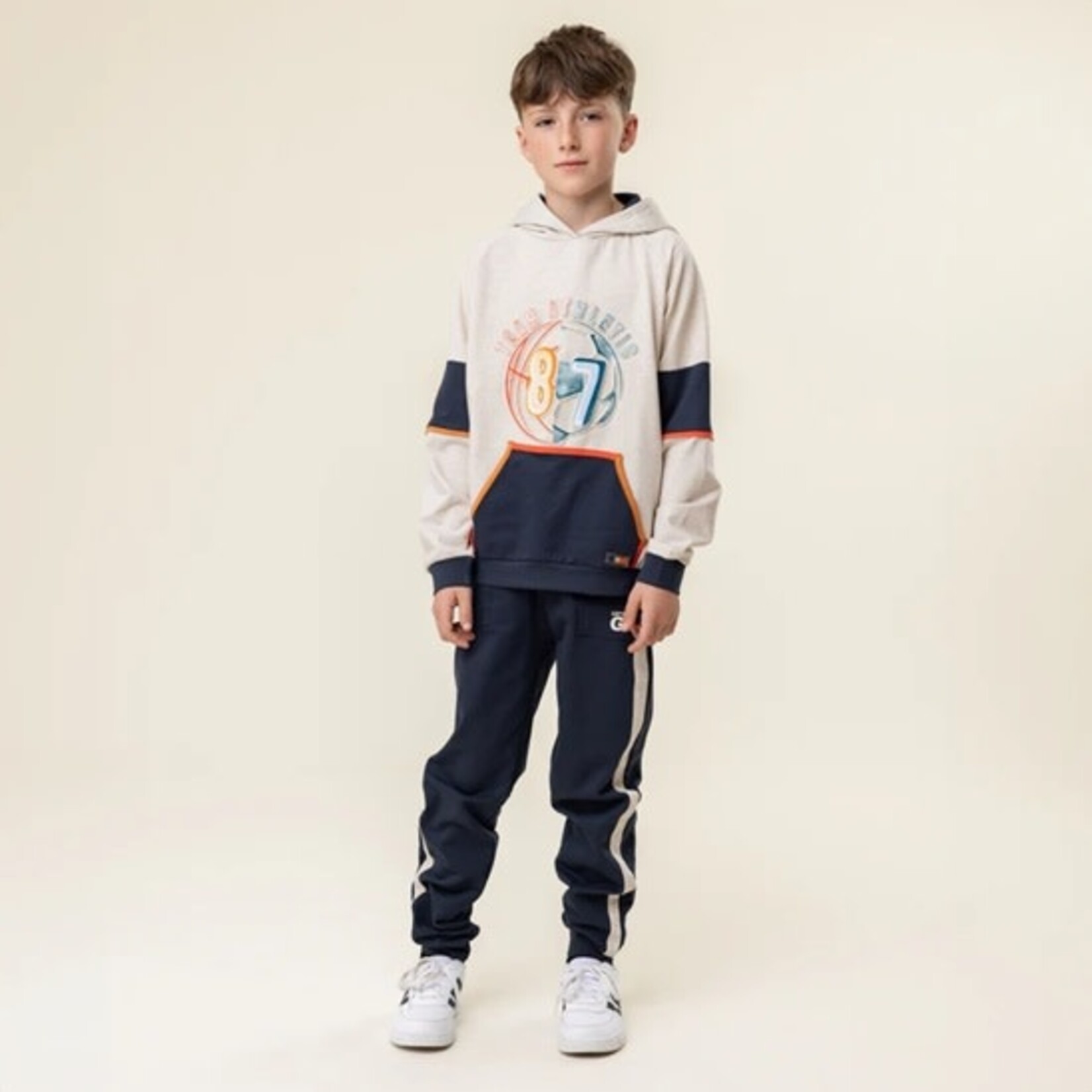 Nanö NANÖ - Pantalon de jogging marine avec bandes beige chiné 'Jour de match'