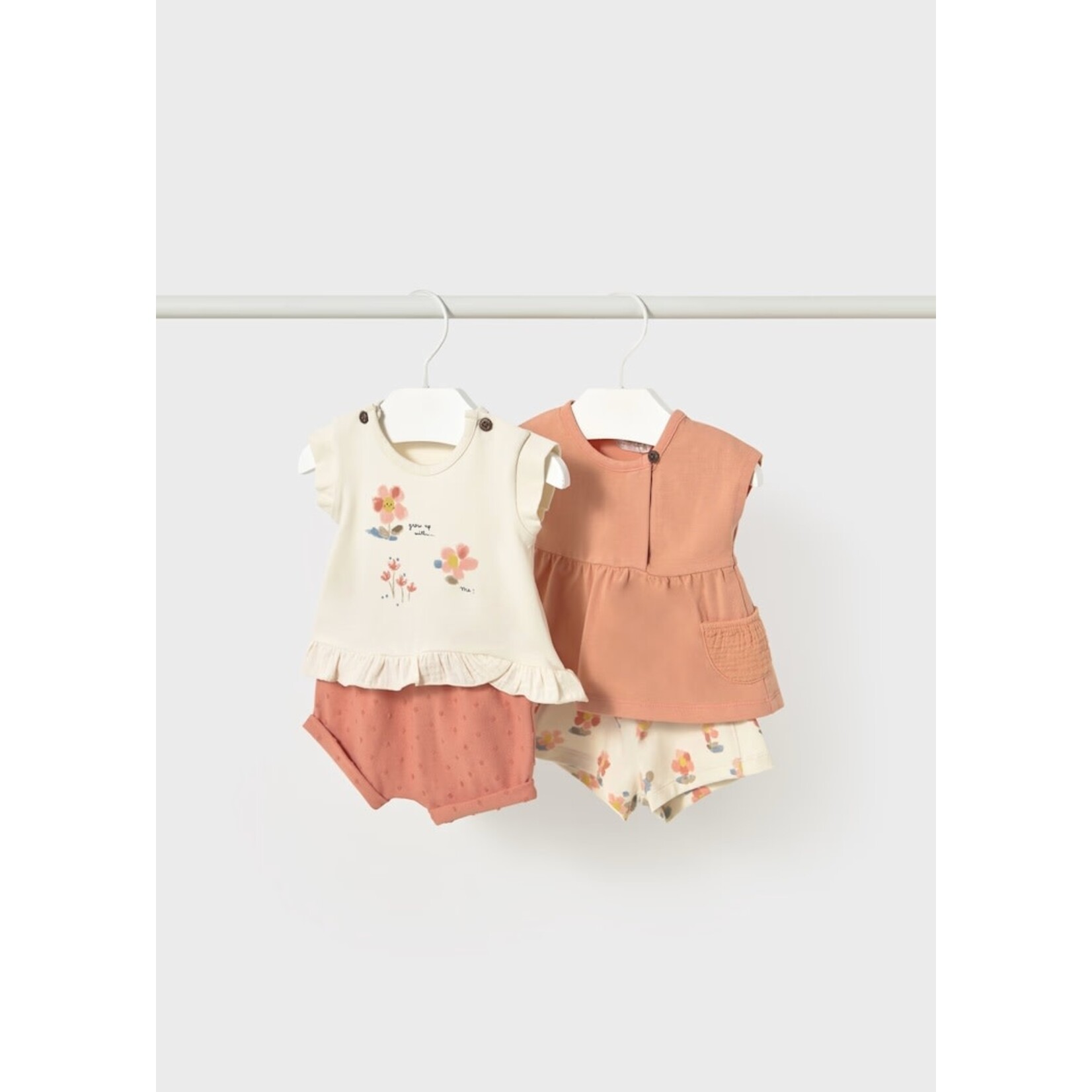 Mayoral MAYORAL - Ensemble  2 pièces avec t-shirt beige à dessin de fleur et short corail