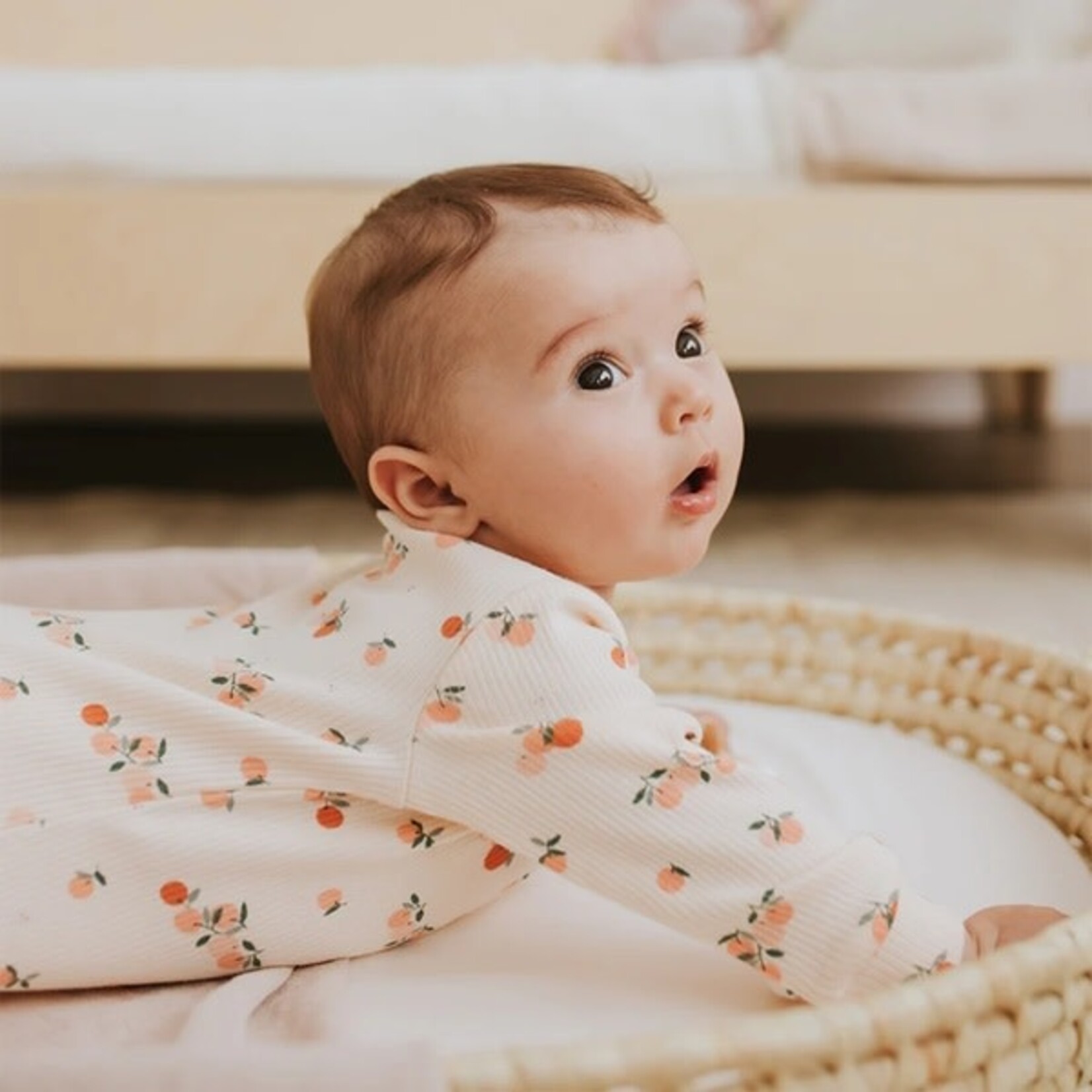 Petit Lem PETIT LEM - Peach footie baby pyjama with clementine print