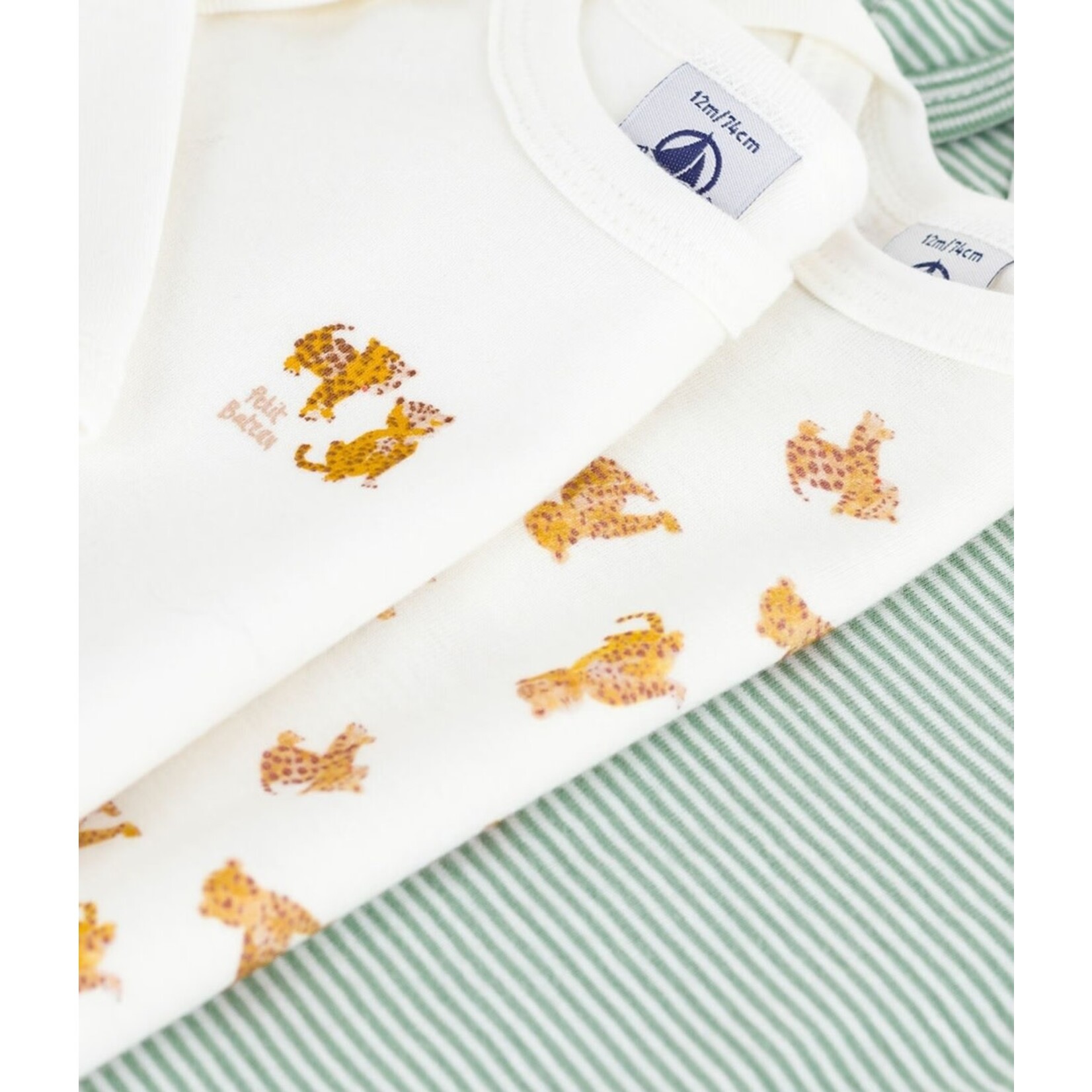 Petit Bateau PETIT BATEAU - Set of 3 Round Neck Long-sleeved Bodysuits 'Green and white lined/white with several cheetahs/white with two cheetah cubs'