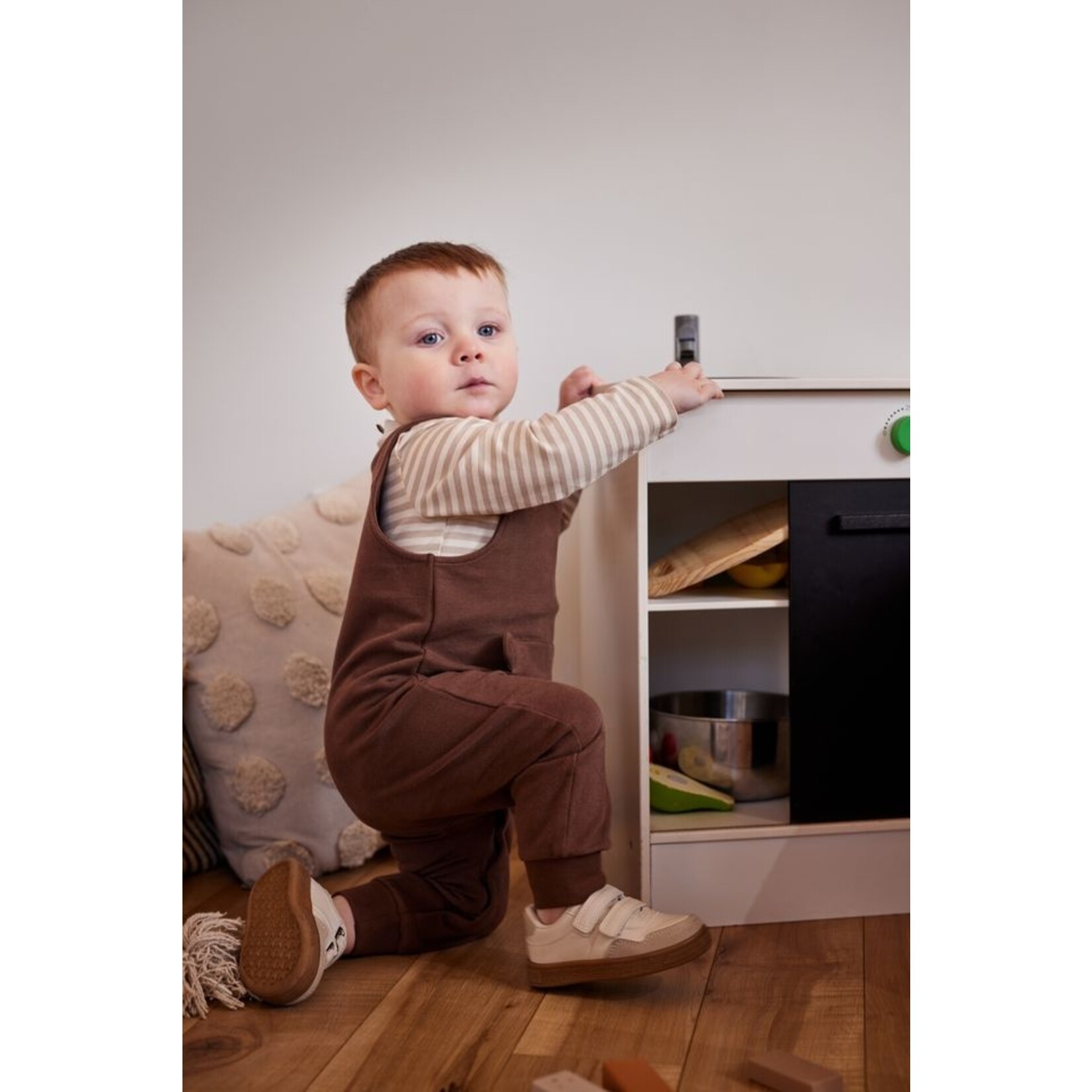 Nanö NANÖ - 2-piece set - Striped long-sleeved bodysuit and brown overalls with bear pocket