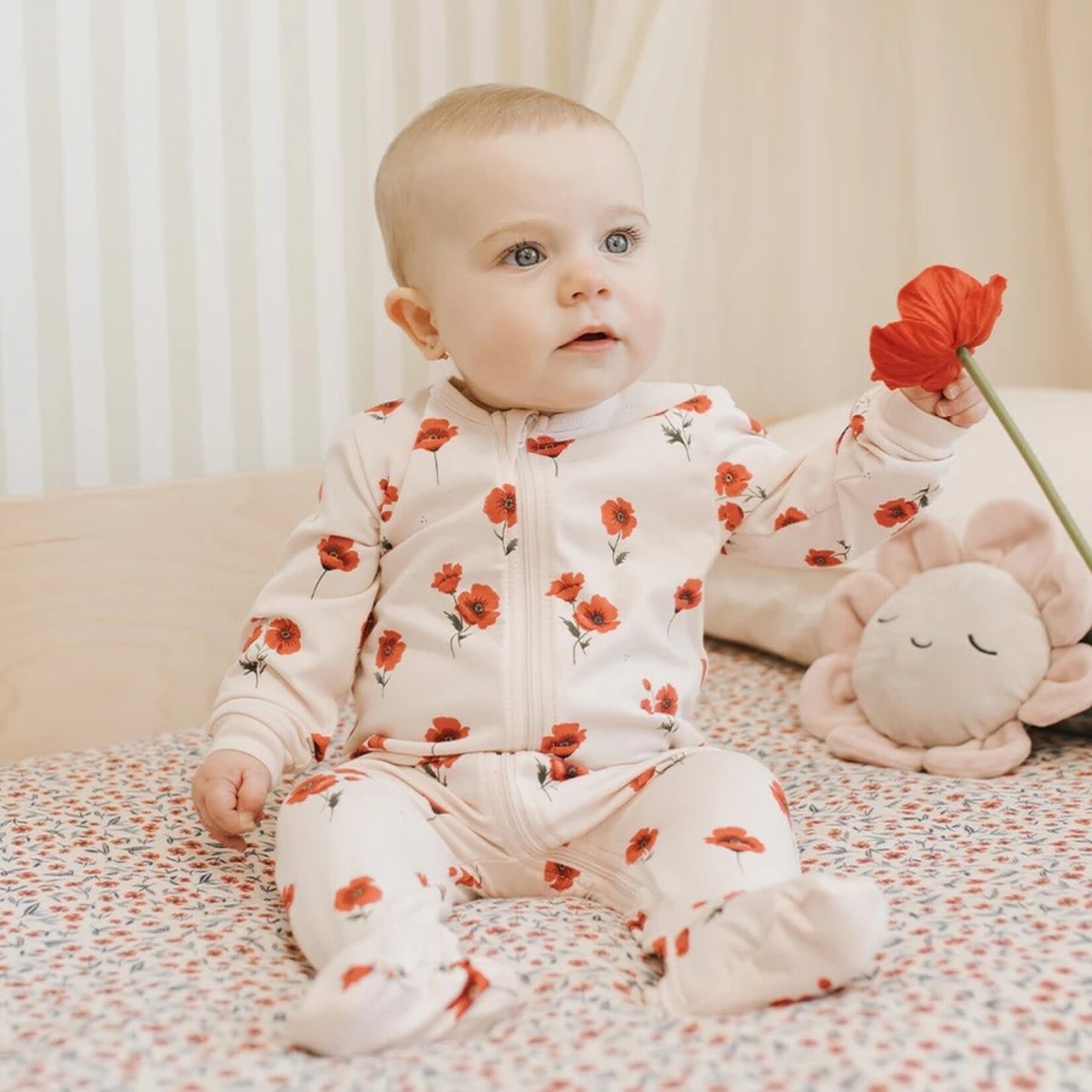 Petit Lem PETIT LEM - Pyjama de bébé rose à imprimé coquelicots