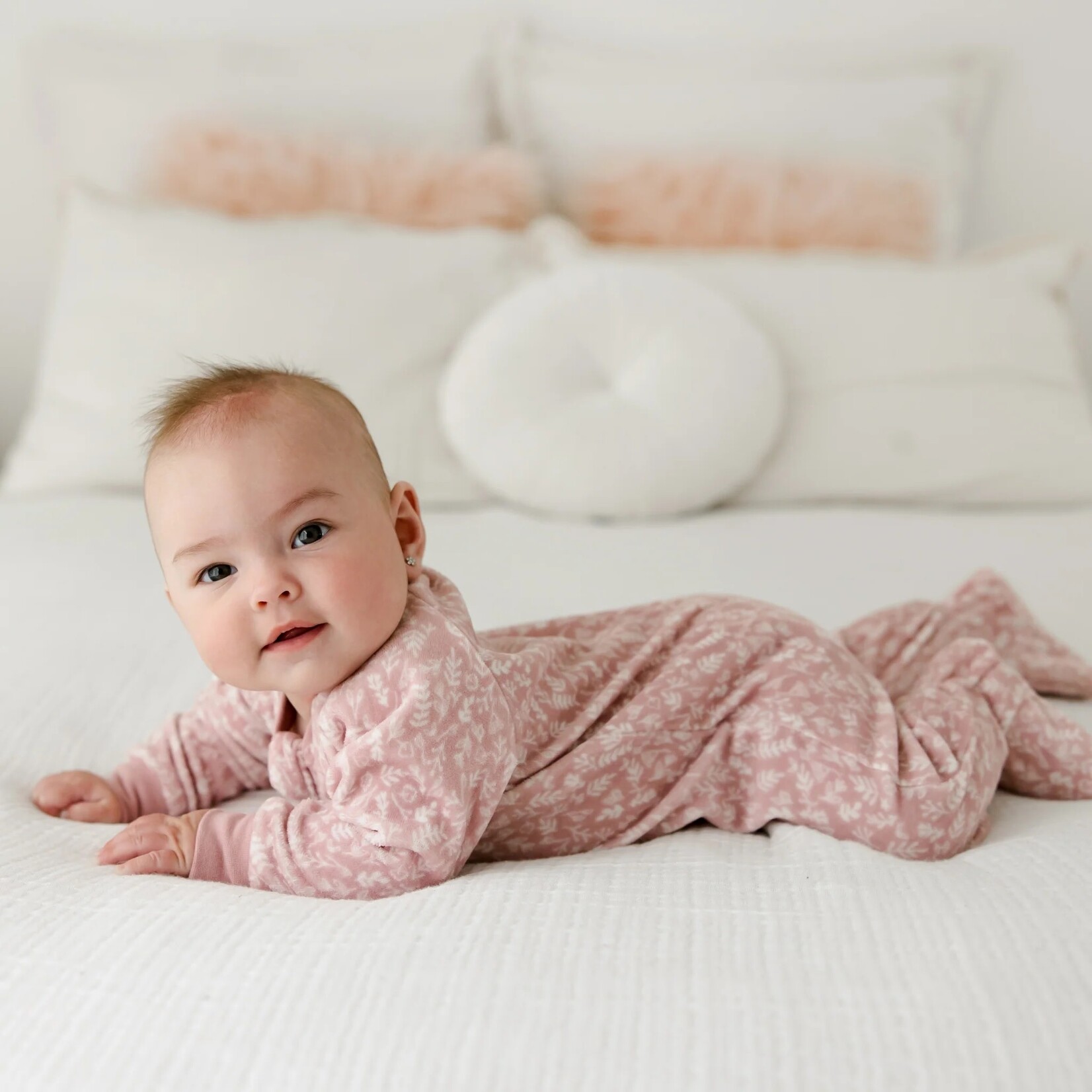 Nanö PERLIMPINPIN - Pyjama pour bébé en velours «Floral»