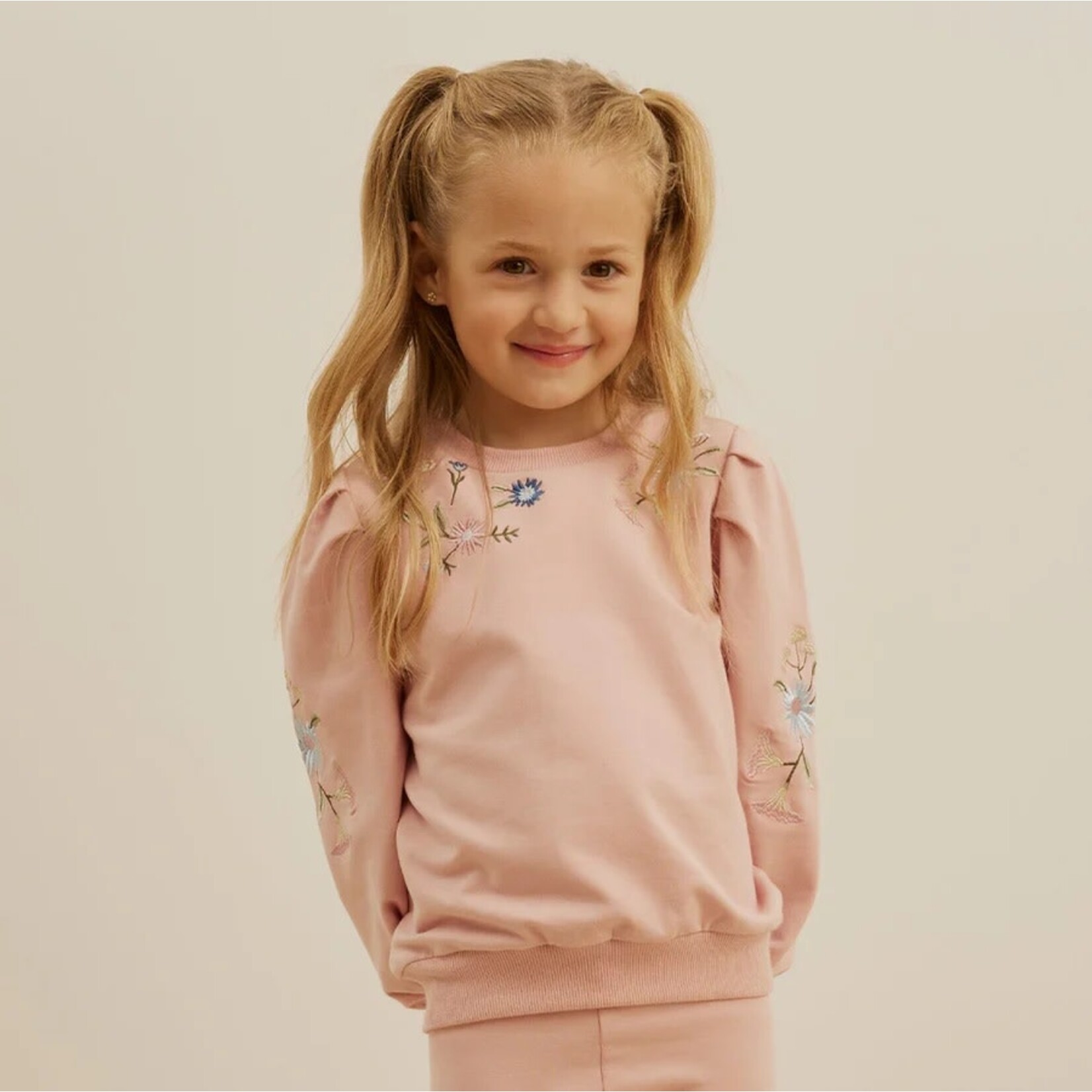 Miles the label MILES THE LABEL - Chandail rose à broderie florale