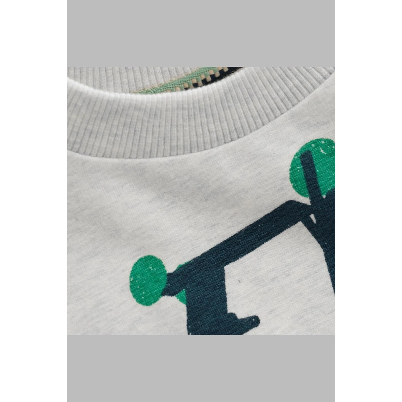 Noppies NOPPIES - Ensemble chandail gris avec imprimé de trottinettes et pantalon vert
