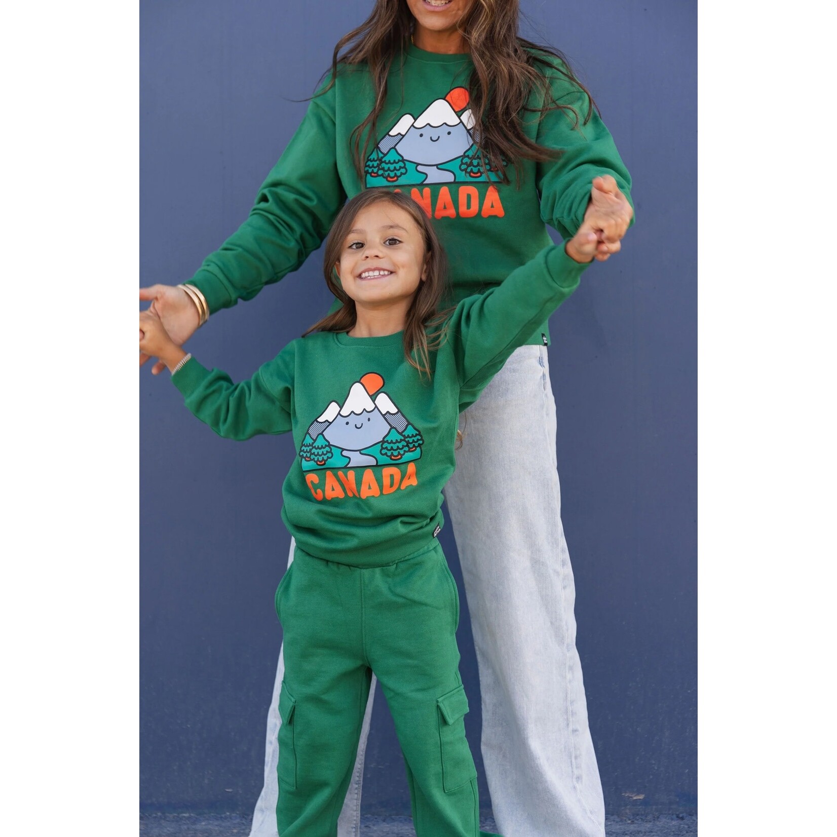Whistle & Flute WHISTLE AND FLUTE - Kawaii Mountains CANADA Sweatshirt - Forest