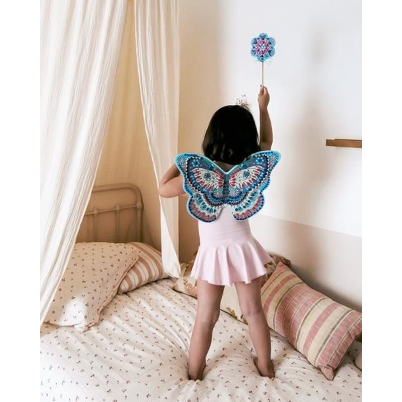 Djeco DJECO - DIY Ailes et baguette de fée à décorer 'Comme une fée'