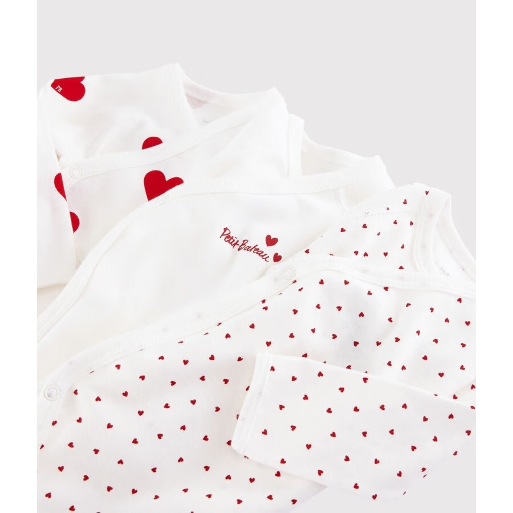 Petit Bateau PETIT BATEAU - Lot de 3 cache-couches manches longues à col cache-coeur 'Coeurs rouges et broderie'