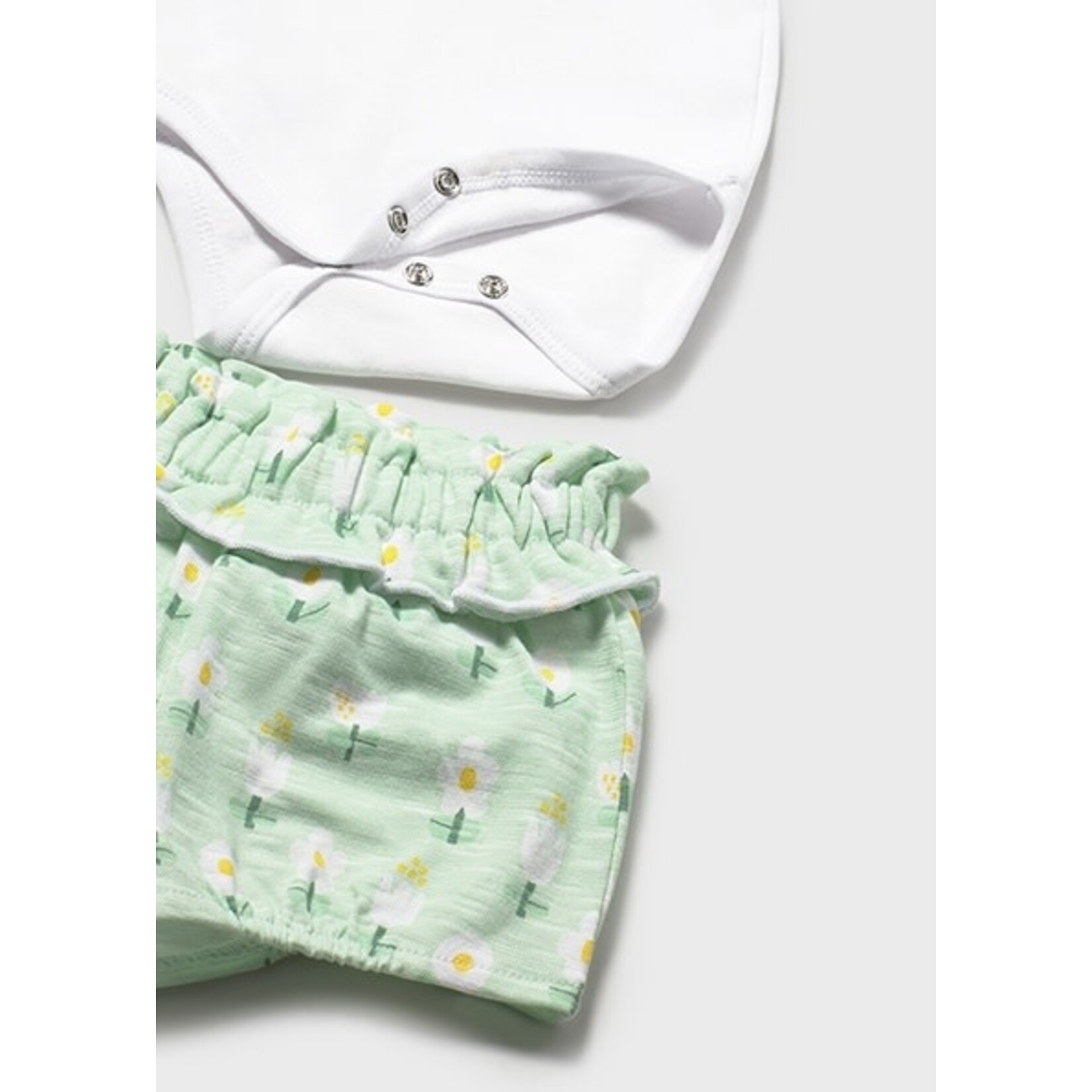 Mayoral MAYORAL - 2-piece set with white bodysuit and green shorts with daisy print