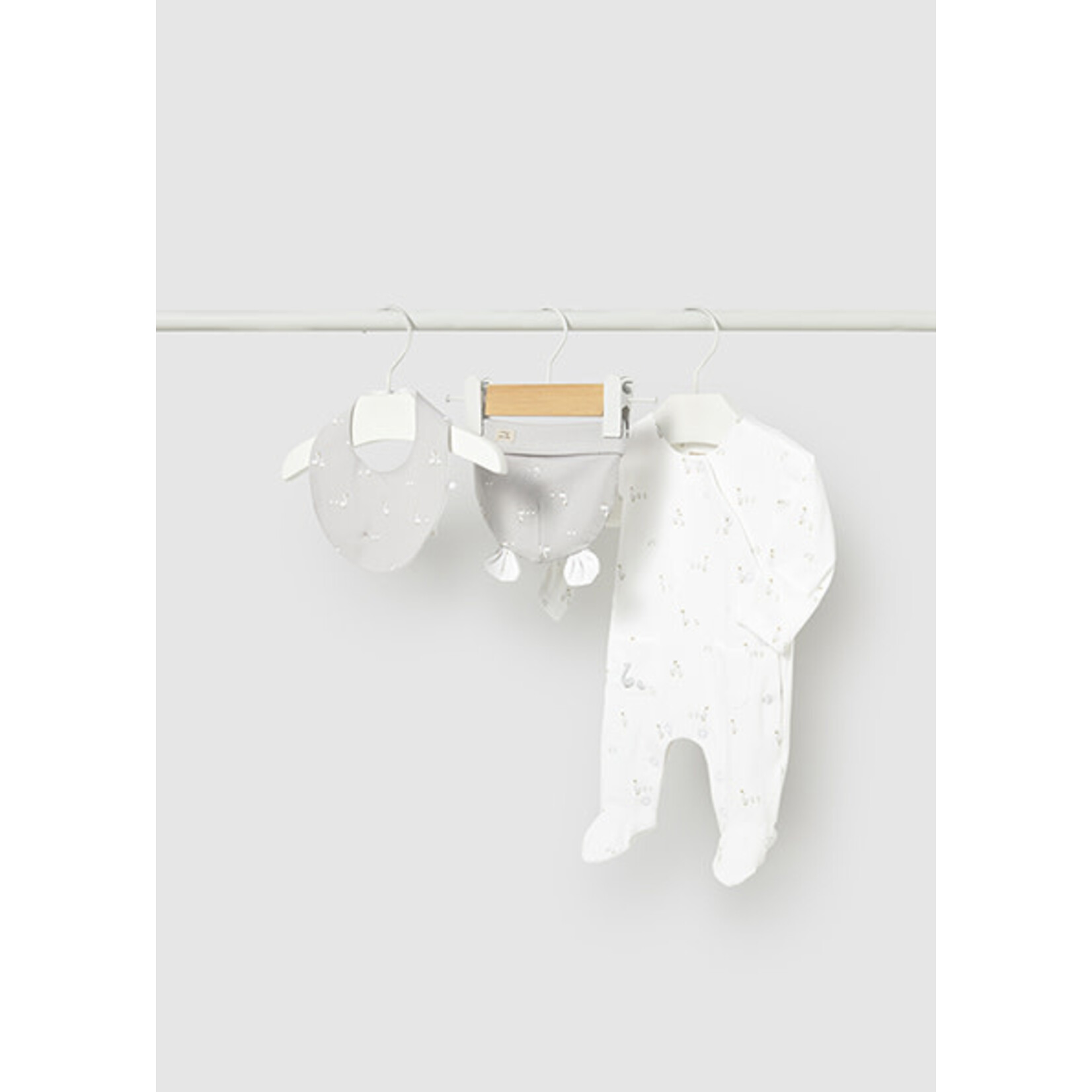 Mayoral MAYORAL - 3-piece set - White pyjamas, bib and hat with duck print