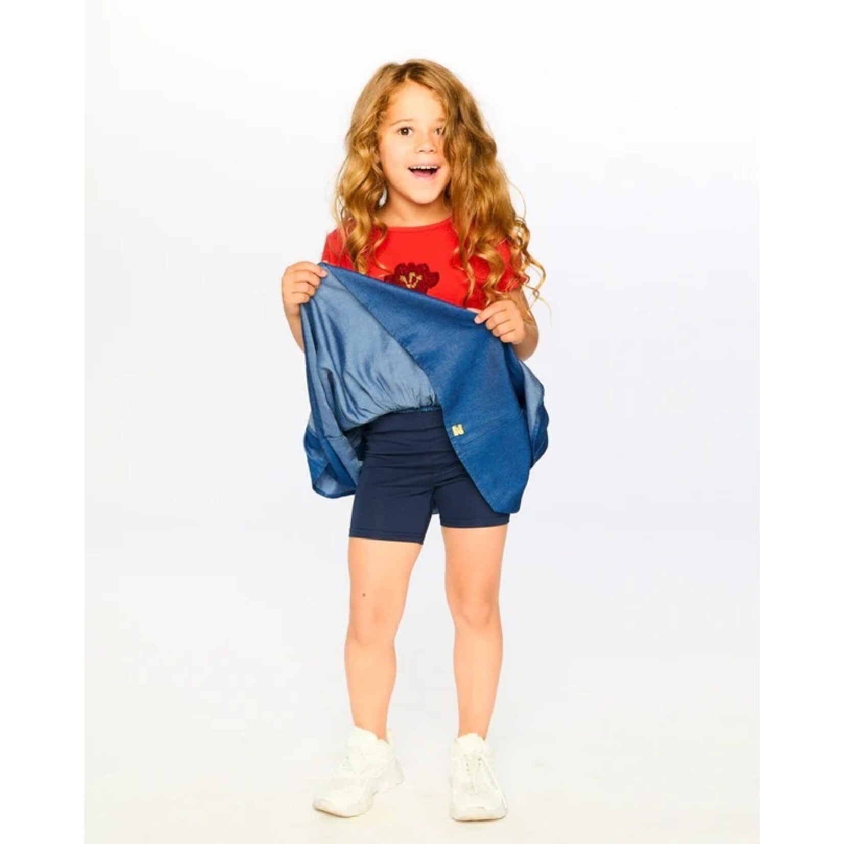 Deux par Deux DEUX PAR DEUX- T-shirt jersey rouge avec une fleur en sequins réversibles 'Sous les jonquilles'