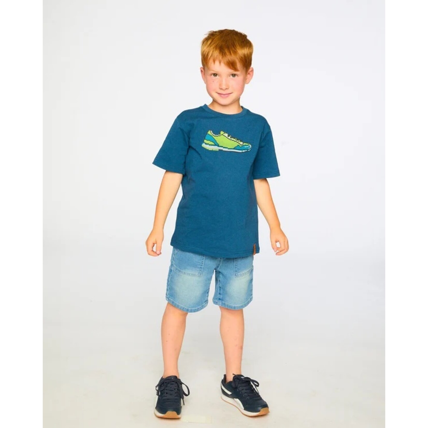 Deux par Deux DEUX PAR DEUX- T-shirt jersey bleu foncé avec un imprimé de soulier 'B.O.Y.S.'