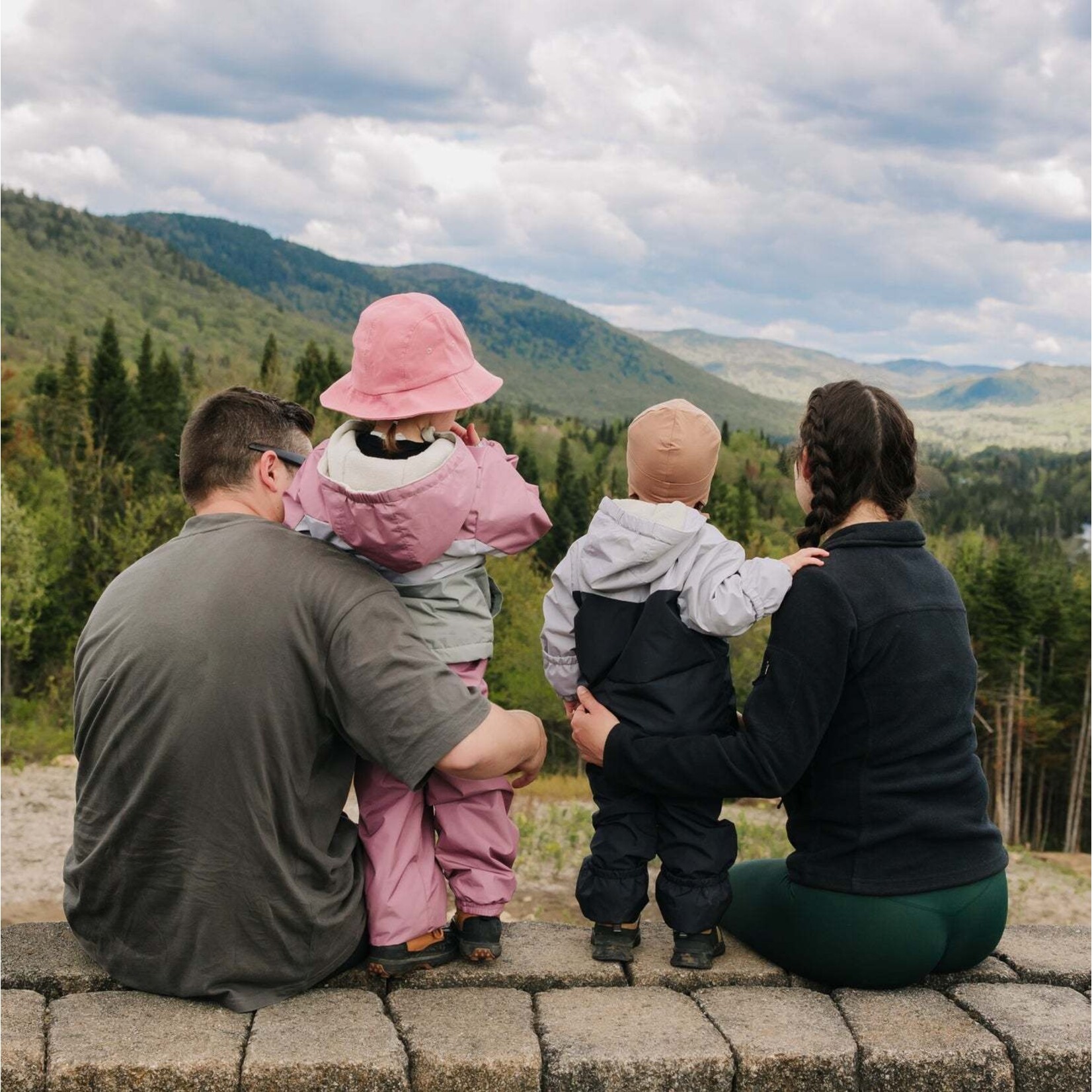 Perlimpinpin PERLIMPINPIN - Ensemble une pièce d'extérieur pour bébé mi-saison - Sable, toffee & noir