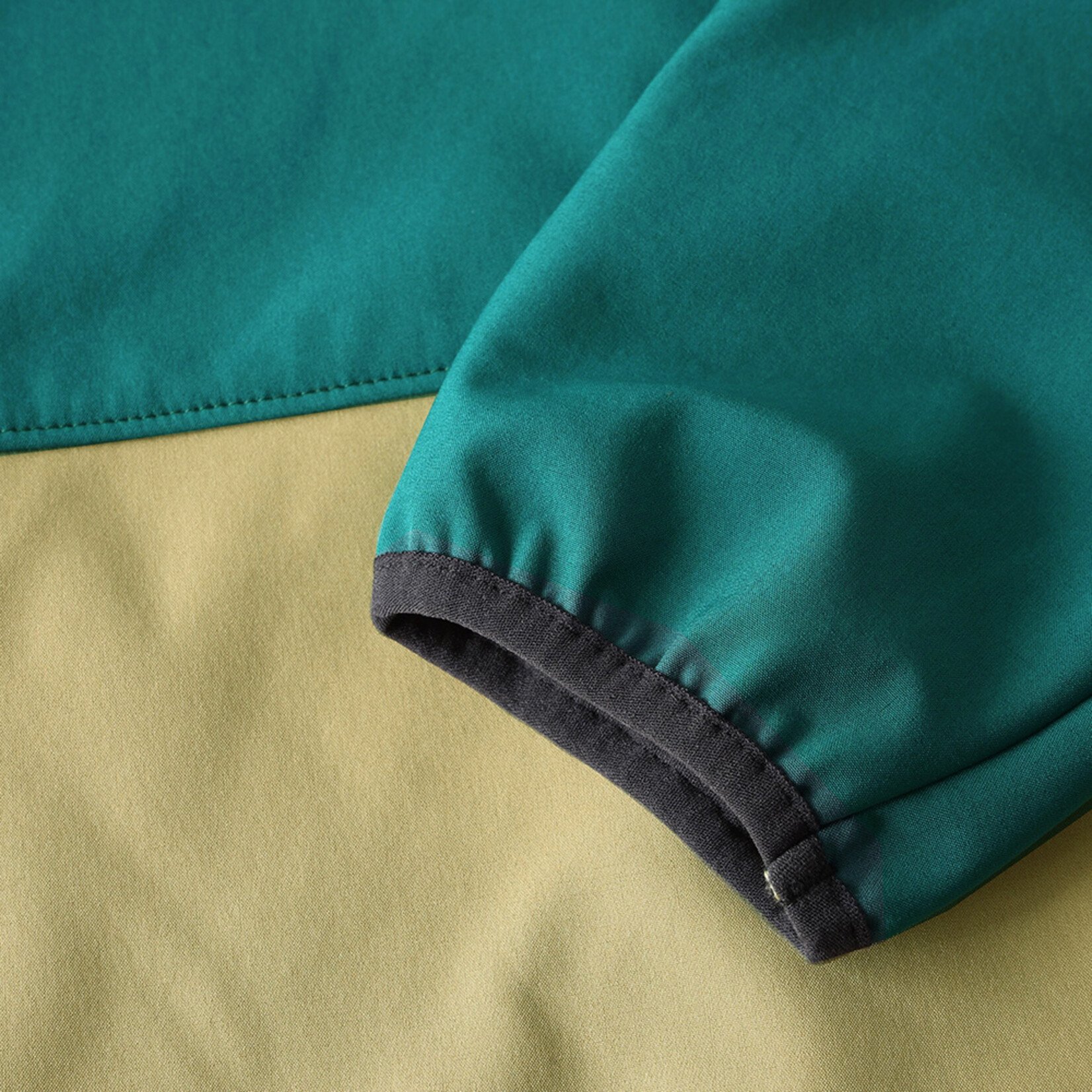 Color Kids COLORKIDS -  Manteau mi-saison softshell colorblock 'Mediterranea'