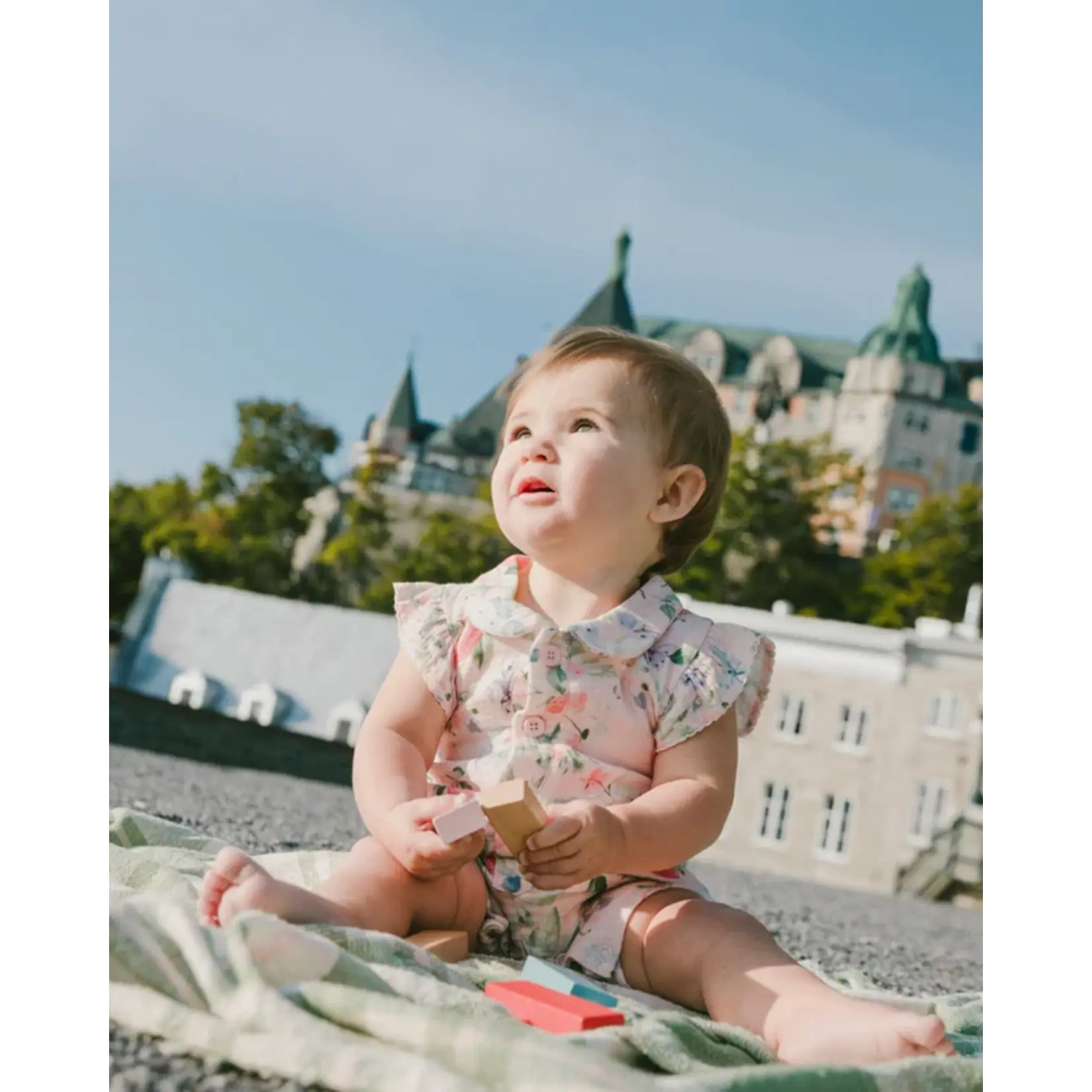 Deux par Deux DEUX PAR DEUX - Pink cotton muslin romper with 'Blueberry Hugs' berry print