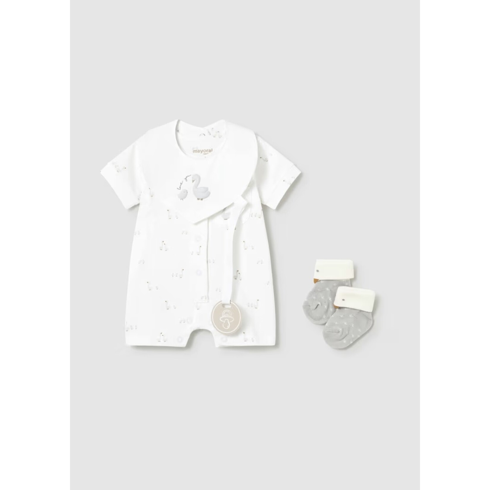 Mayoral MAYORAL - 3-piece set - Short pyjamas, bib and socks in white with duck print