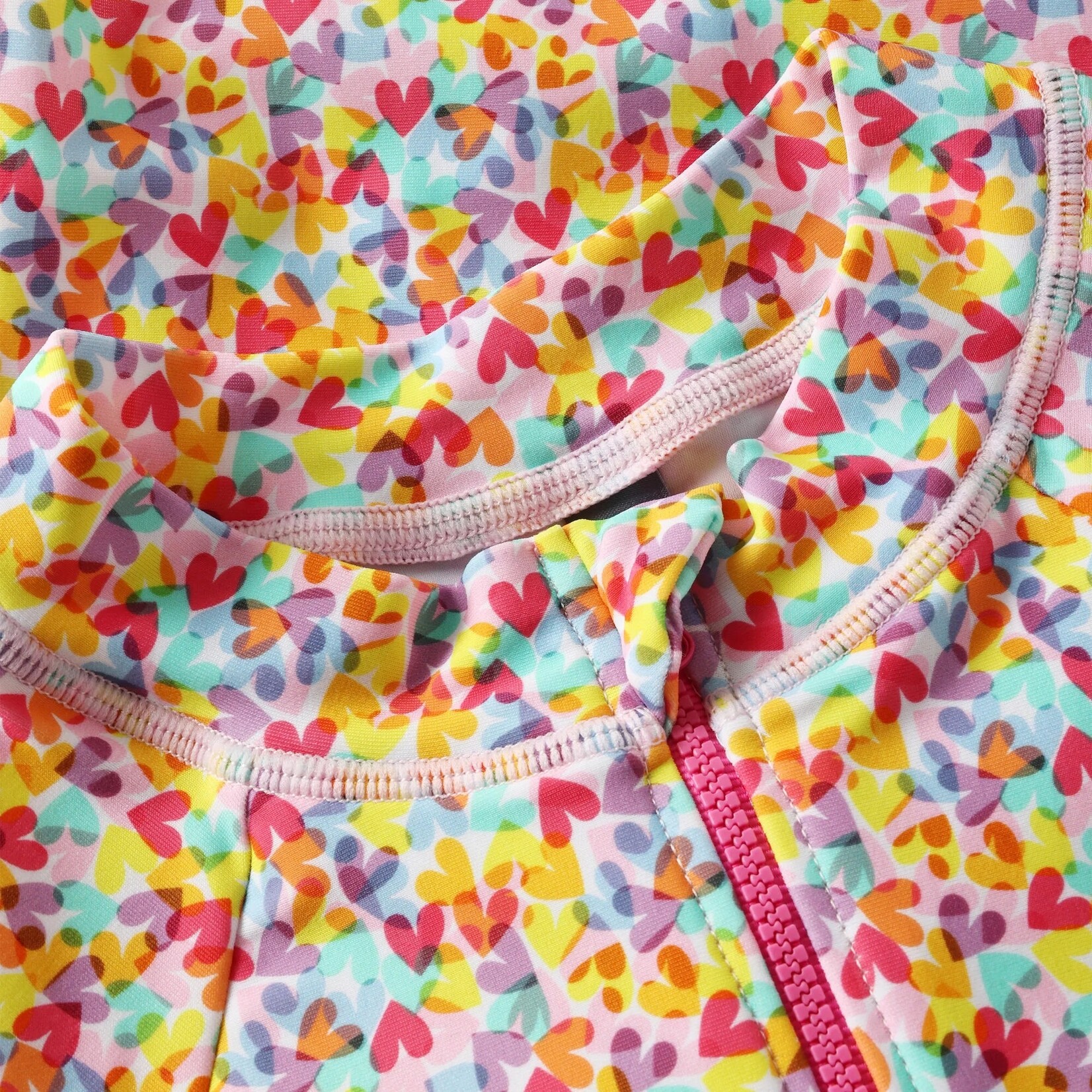 Color Kids COLORKIDS - Maillot une pièce à manches longues avec imprimé de cœurs colorés