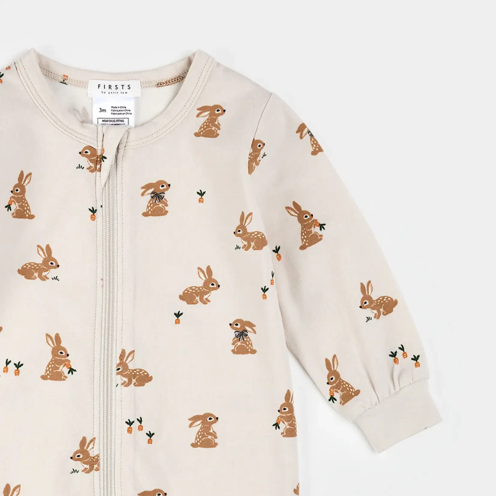 Petit Lem PETIT LEM - Pale beige baby pyjamas with a rabbit and carrot print