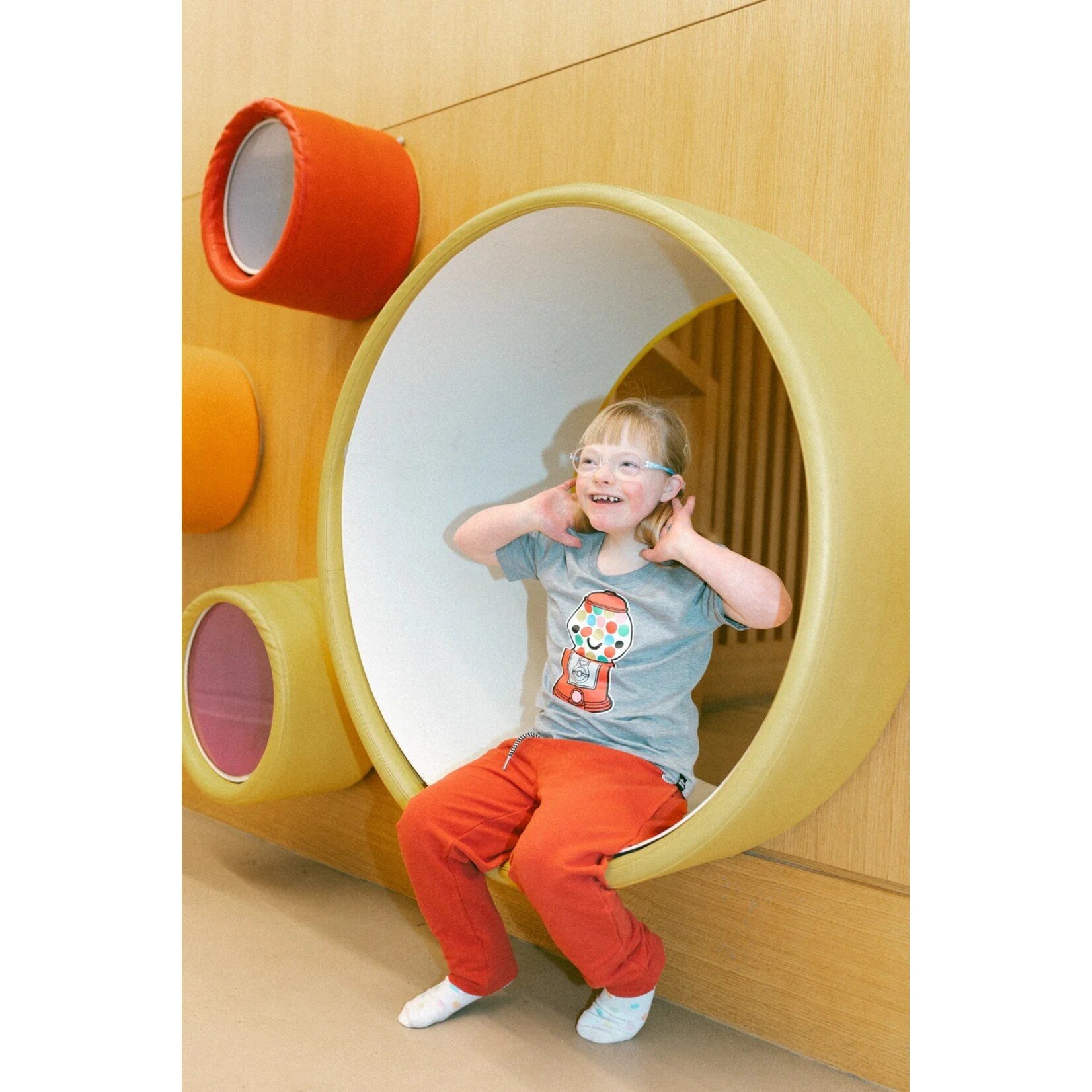 Whistle & Flute WHISTLE AND FLUTE - Gray 'Kawaii - Gumball Machine' T-shirt