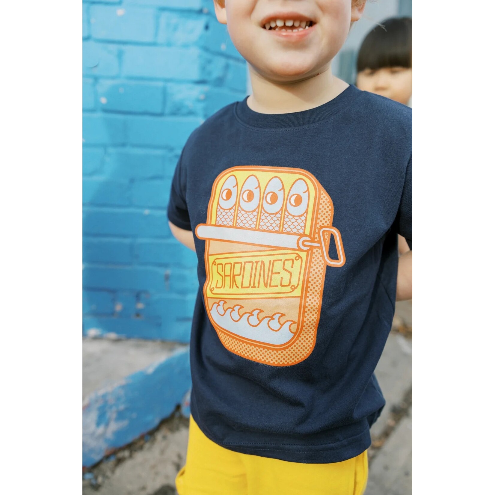 Whistle & Flute WHISTLE AND FLUTE - T-shirt bleu foncé 'Kawaii - Sardines'