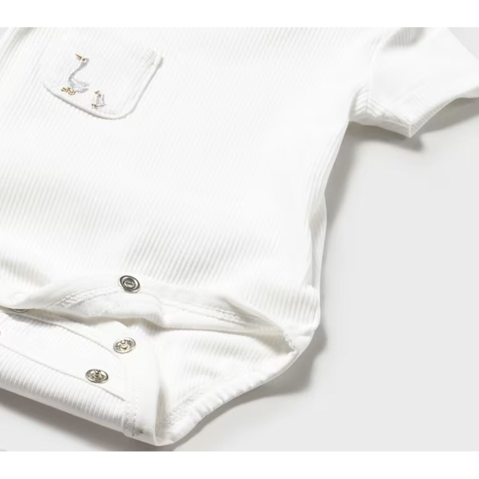 Mayoral MAYORAL - Two-piece ribbed set with a white bodysuit and white shorts with a grey duck print pattern.