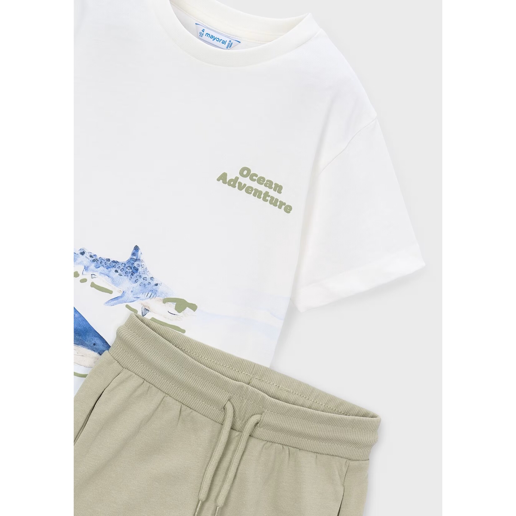 Mayoral MAYORAL - Ensemble 2 pièces - T-shirt blanc avec imprimé de requins et short beige