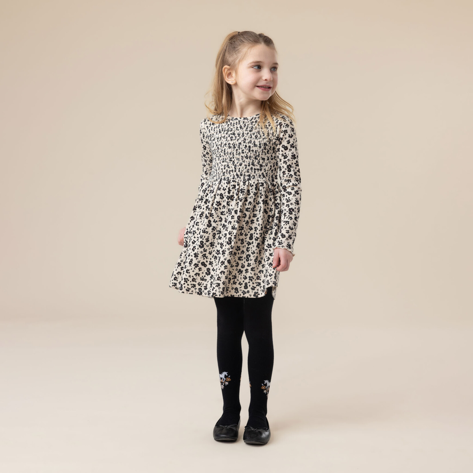 Nanö NANÖ - Robe ivoire à manches longues avec haut en nid d'abeille et motifs de fleurs 'Au Galop!'