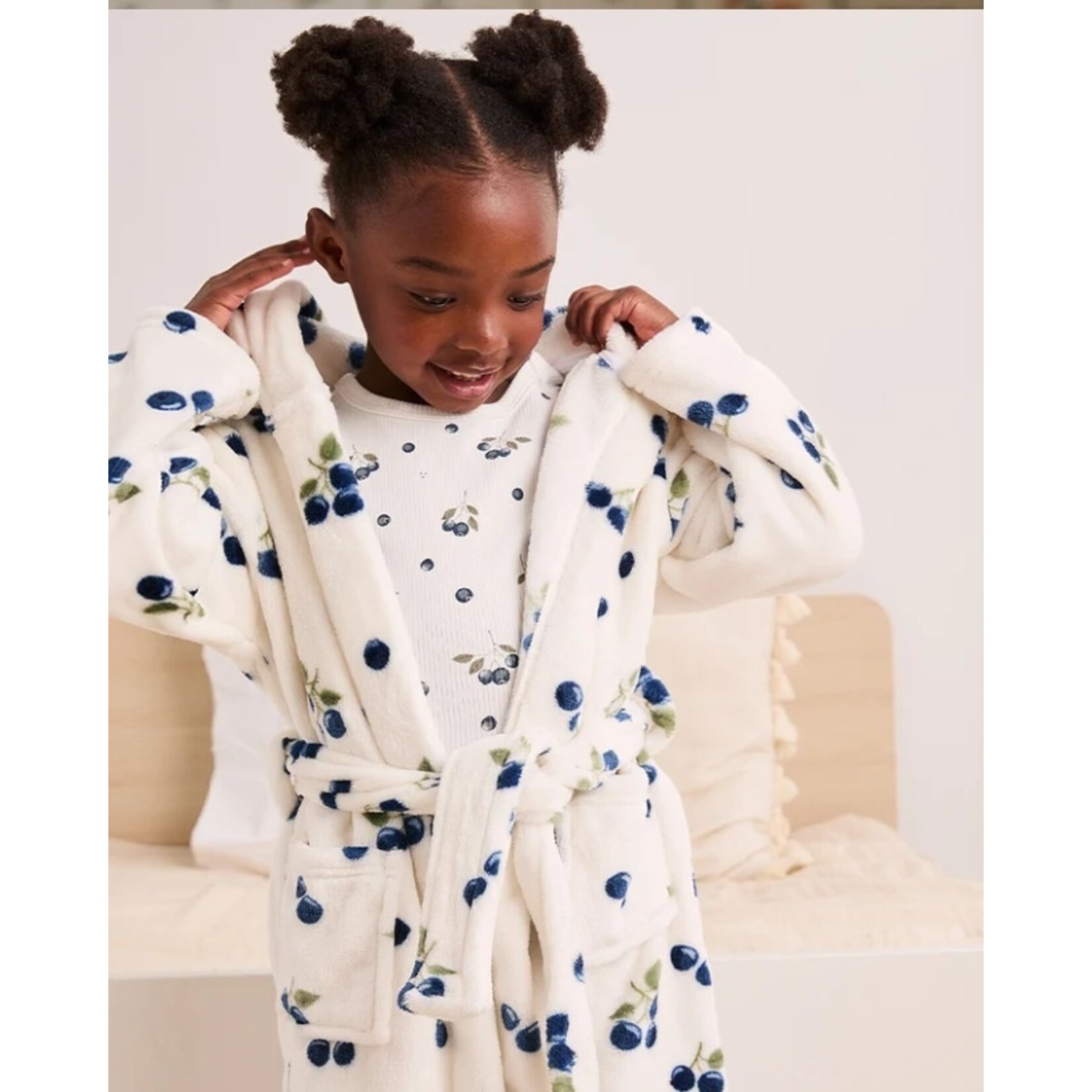 Petit Lem PETIT LEM - White plush bathrobe with a blueberry print
