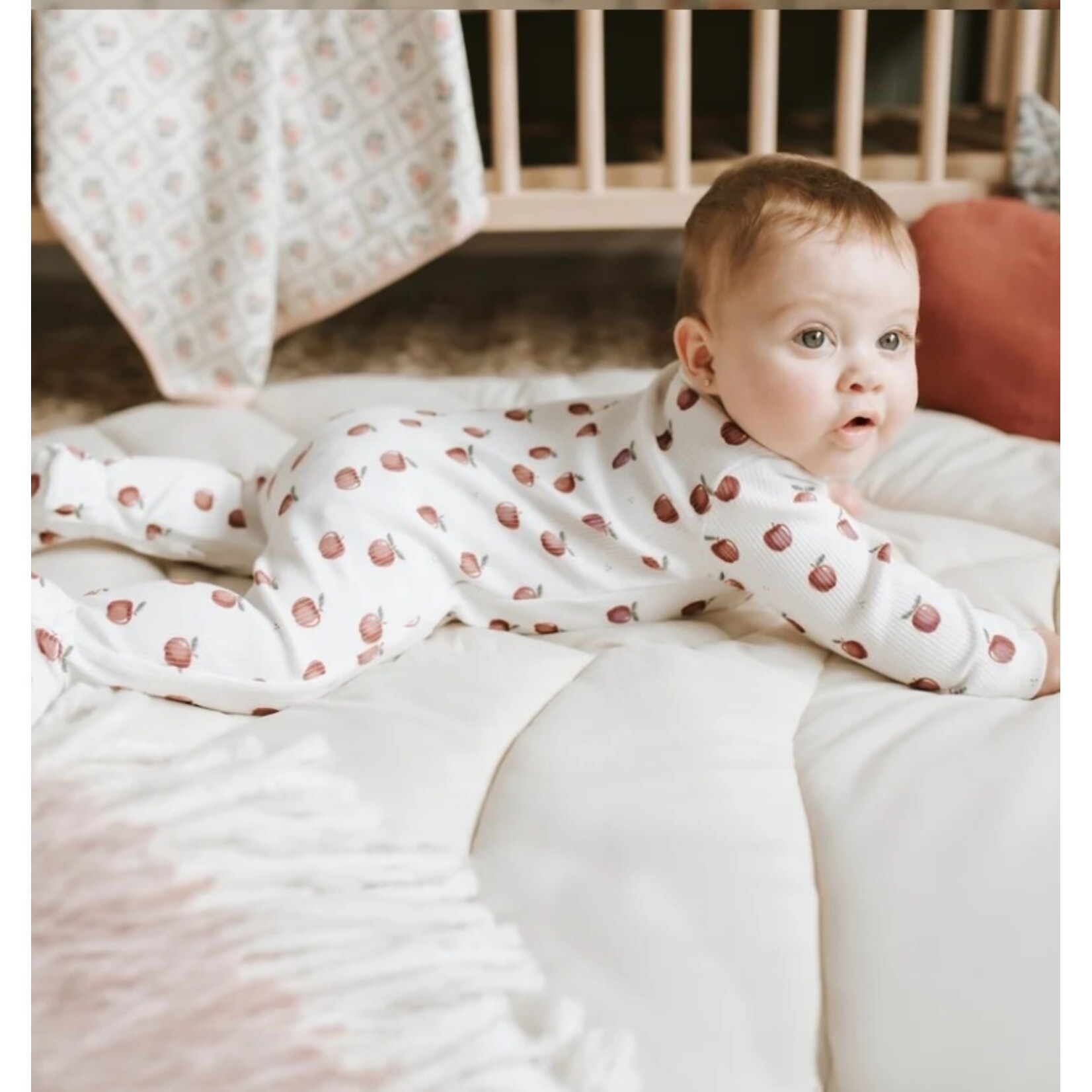 Petit Lem PETIT LEM - Pyjama de bébé blanc côtelé à imprimé de pommes