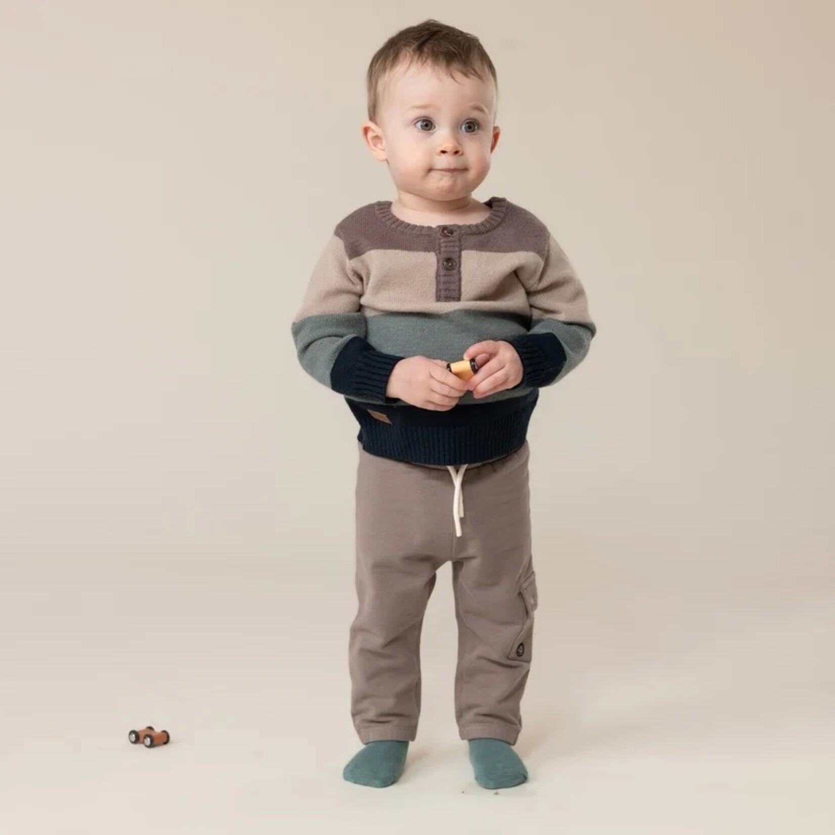 Nanö NANÖ - Chandail en tricot à rayures brunes, beiges, vertes et noires 'Ma douce forêt'
