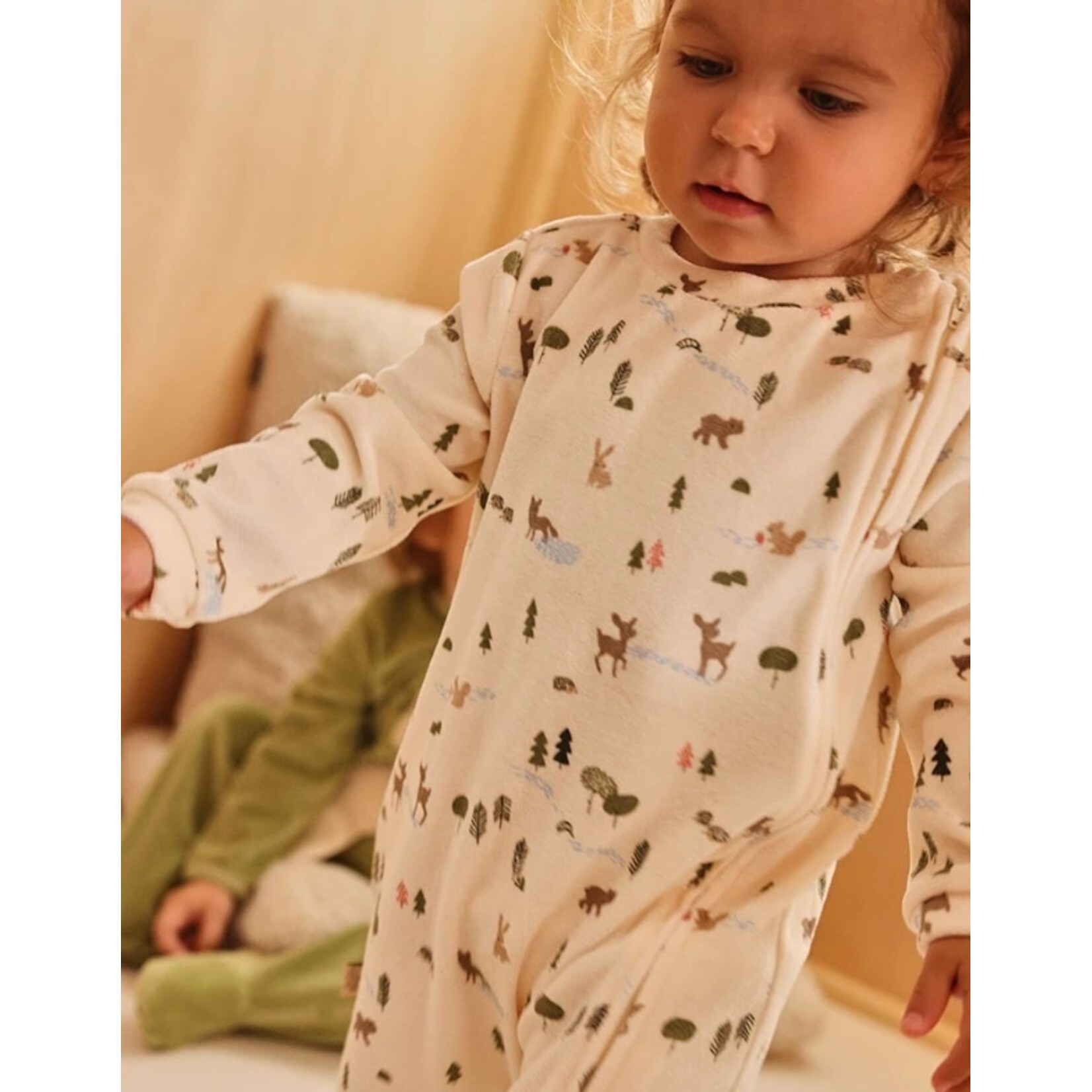 Boboli BOBOLI - Warm velour pyjamas with a forest print.