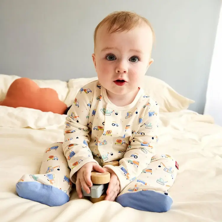 Magnetic Me Can You Dig It Footie