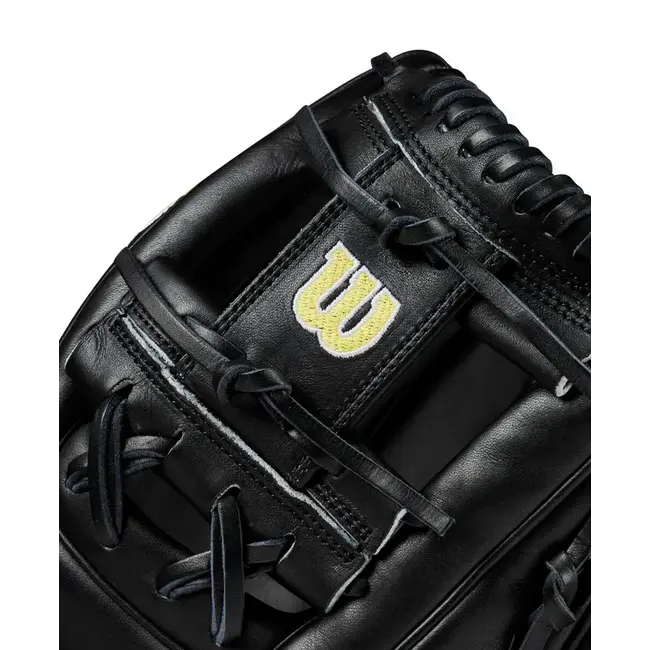 Wilson A2000 1975 Black 11.75" Reg