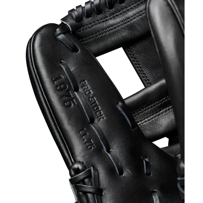 Wilson A2000 1975 Black 11.75" Reg